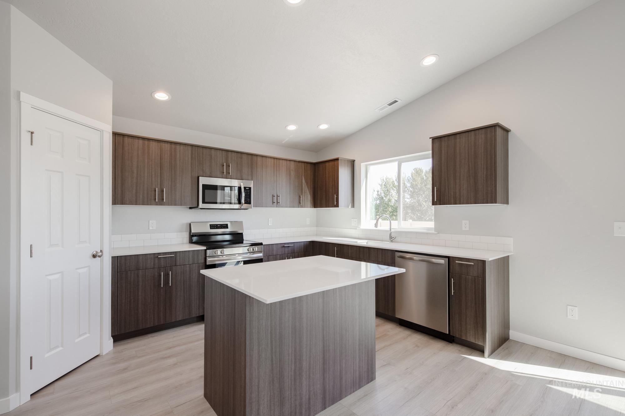 284 N Cranesbill Ave, Kuna, Idaho 83634, 4 Bedrooms, 2 Bathrooms, Residential For Sale, Price $419,990,MLS 98960899