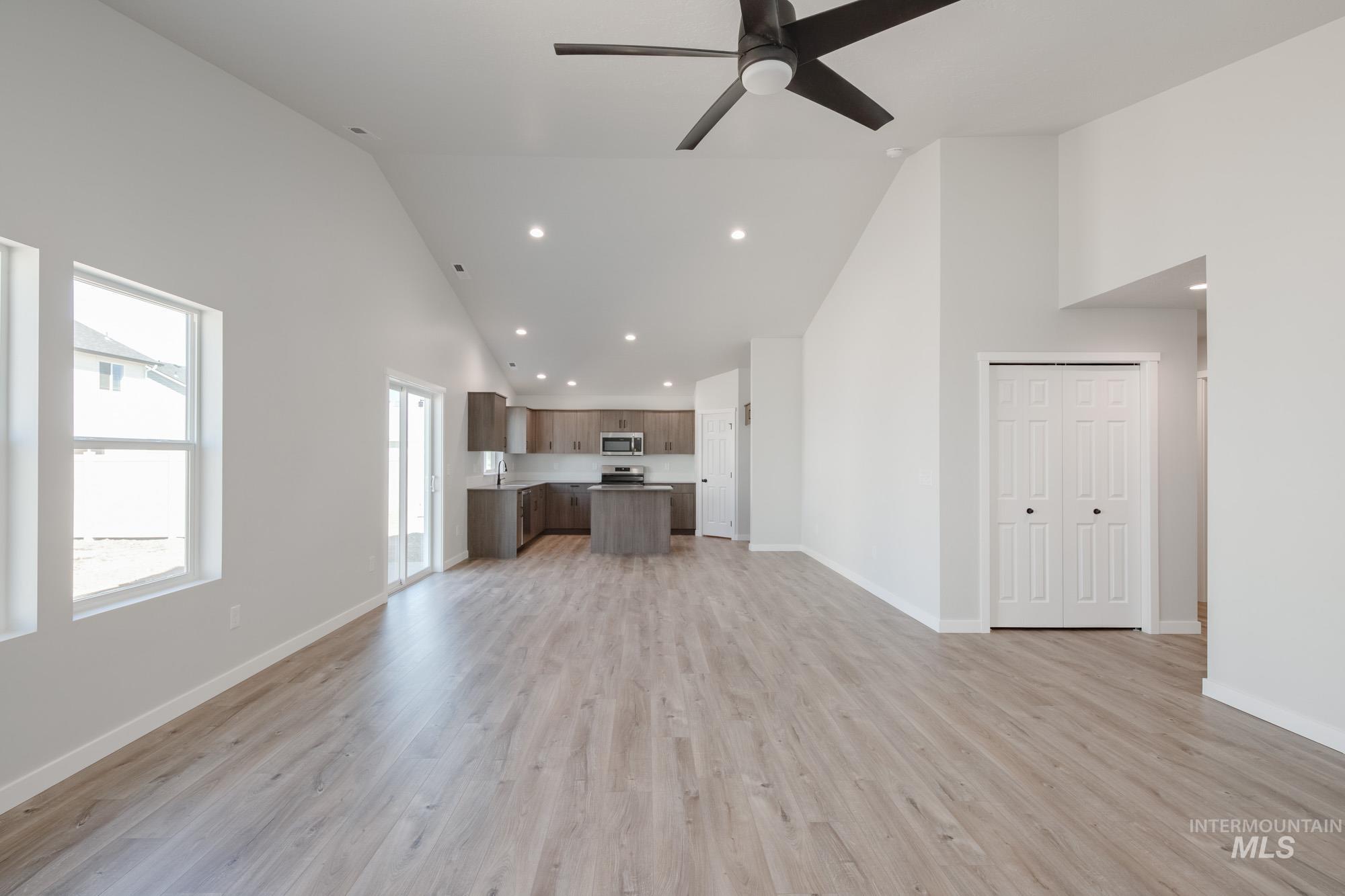 247 N Cranesbill Ave, Kuna, Idaho 83634, 4 Bedrooms, 2 Bathrooms, Residential For Sale, Price $424,990,MLS 98960901