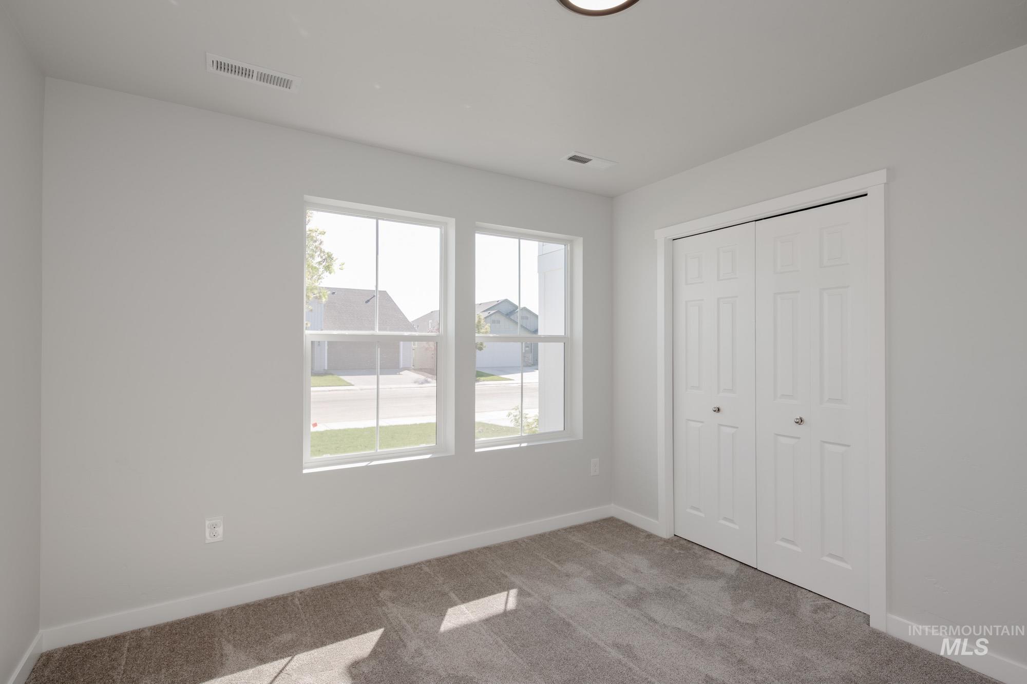 229 N Cranesbill Ave, Kuna, Idaho 83634, 3 Bedrooms, 2 Bathrooms, Residential For Sale, Price $399,990,MLS 98960902