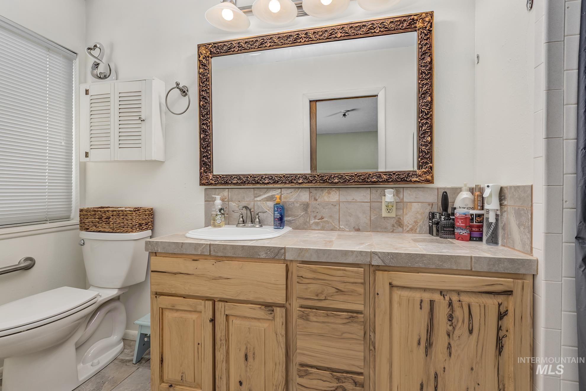 1192 SW 12th Ave, Ontario, Oregon 97914, 5 Bedrooms, 3 Bathrooms, Residential For Sale, Price $400,000,MLS 98960915