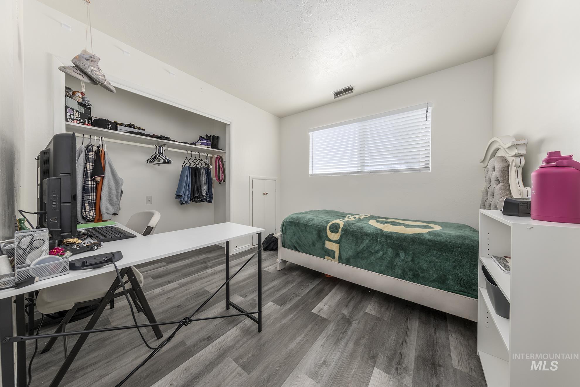 1192 SW 12th Ave, Ontario, Oregon 97914, 5 Bedrooms, 3 Bathrooms, Residential For Sale, Price $400,000,MLS 98960915