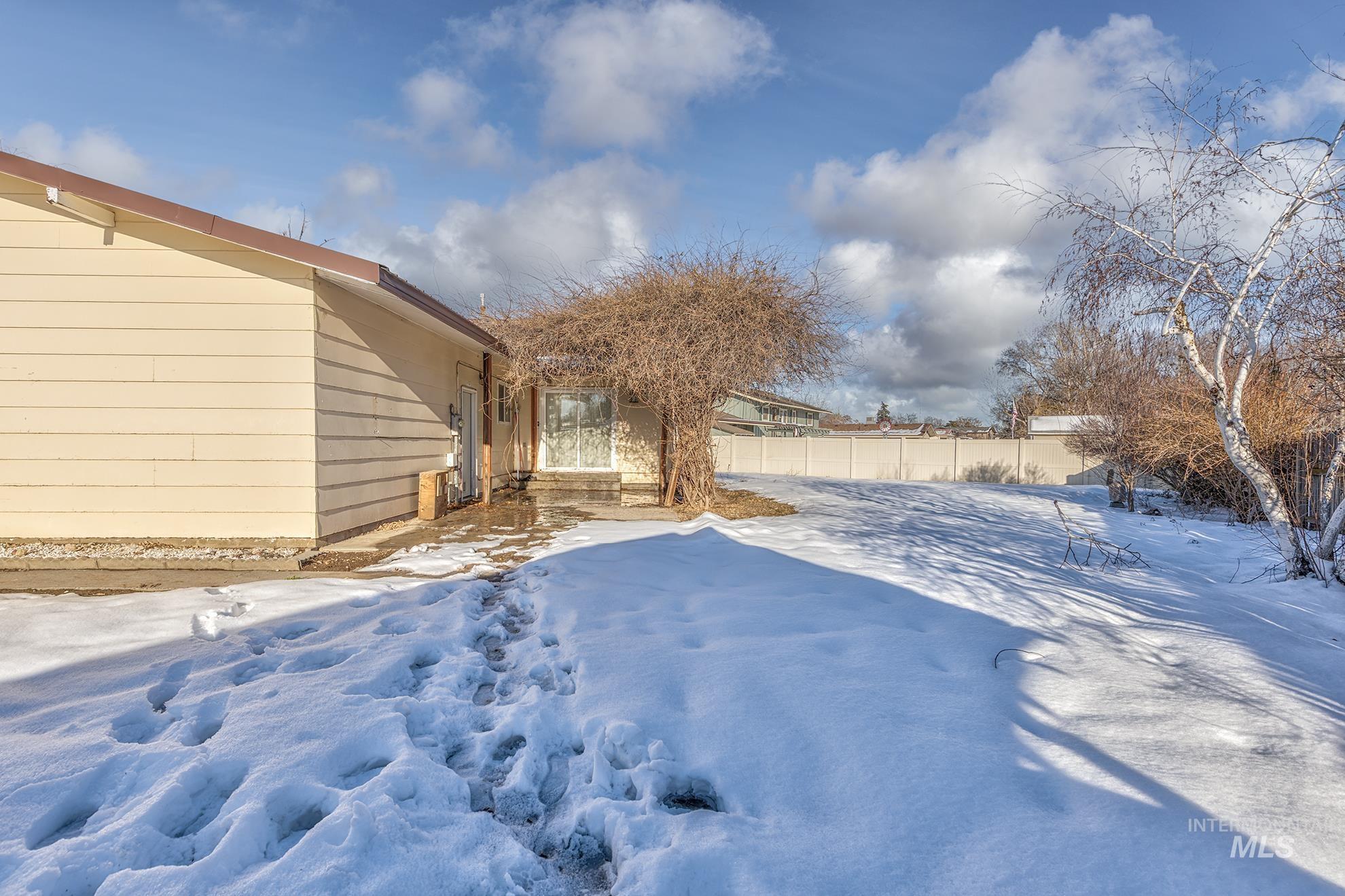 1192 SW 12th Ave, Ontario, Oregon 97914, 5 Bedrooms, 3 Bathrooms, Residential For Sale, Price $400,000,MLS 98960915