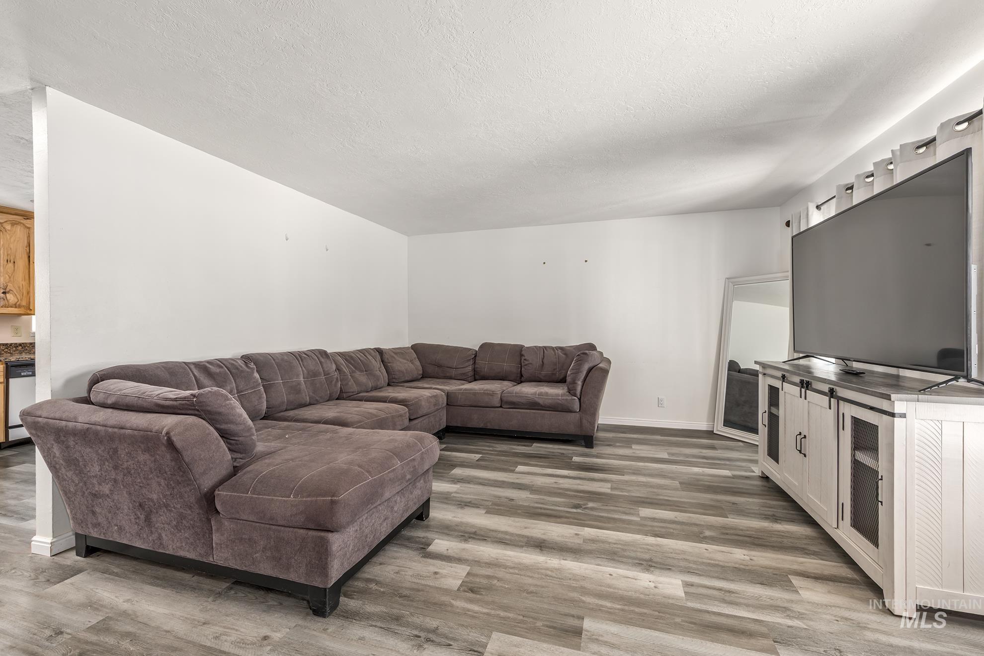 1192 SW 12th Ave, Ontario, Oregon 97914, 5 Bedrooms, 3 Bathrooms, Residential For Sale, Price $400,000,MLS 98960915