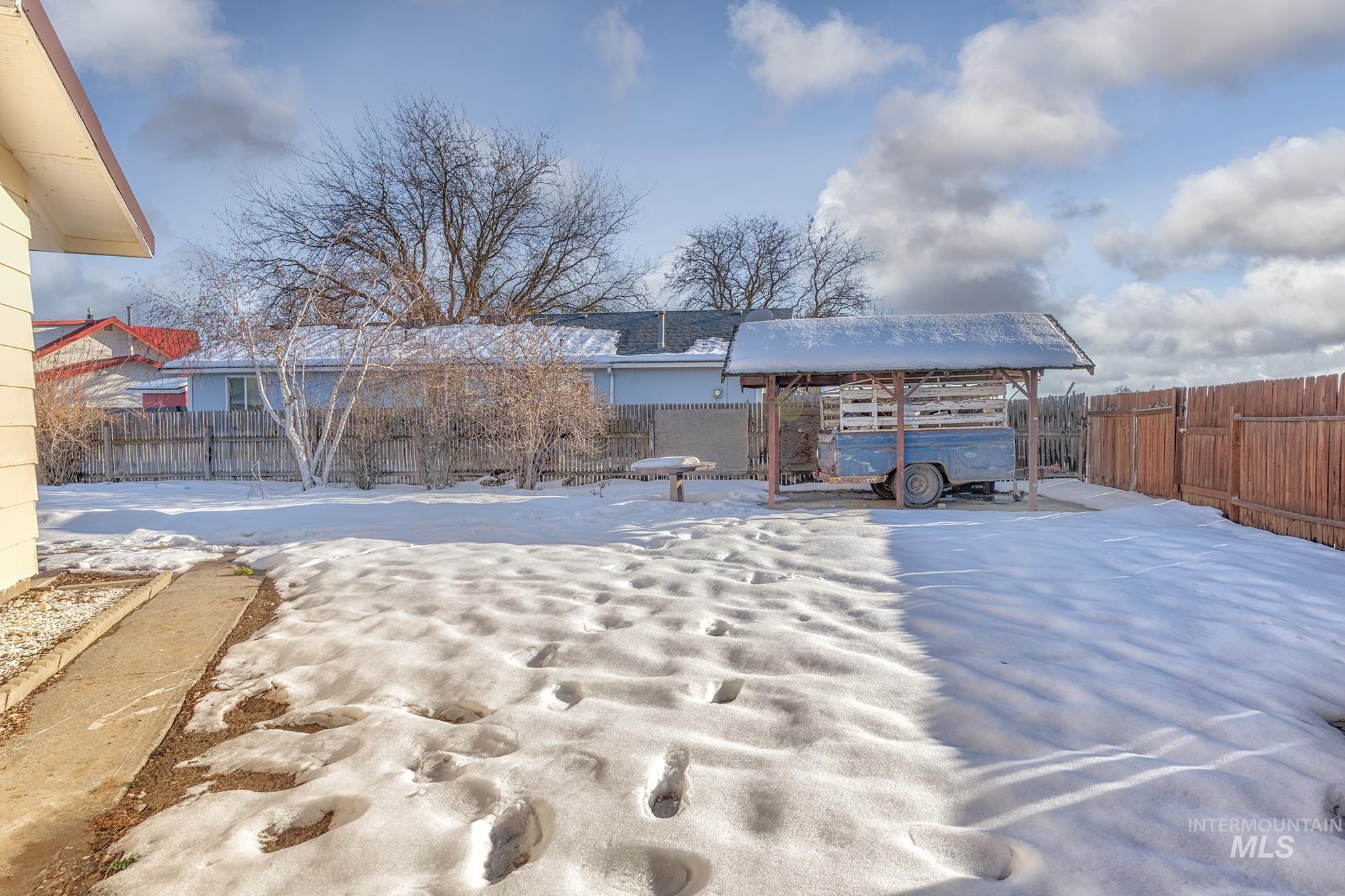 1192 SW 12th Ave, Ontario, Oregon 97914, 5 Bedrooms, 3 Bathrooms, Residential For Sale, Price $400,000,MLS 98960915