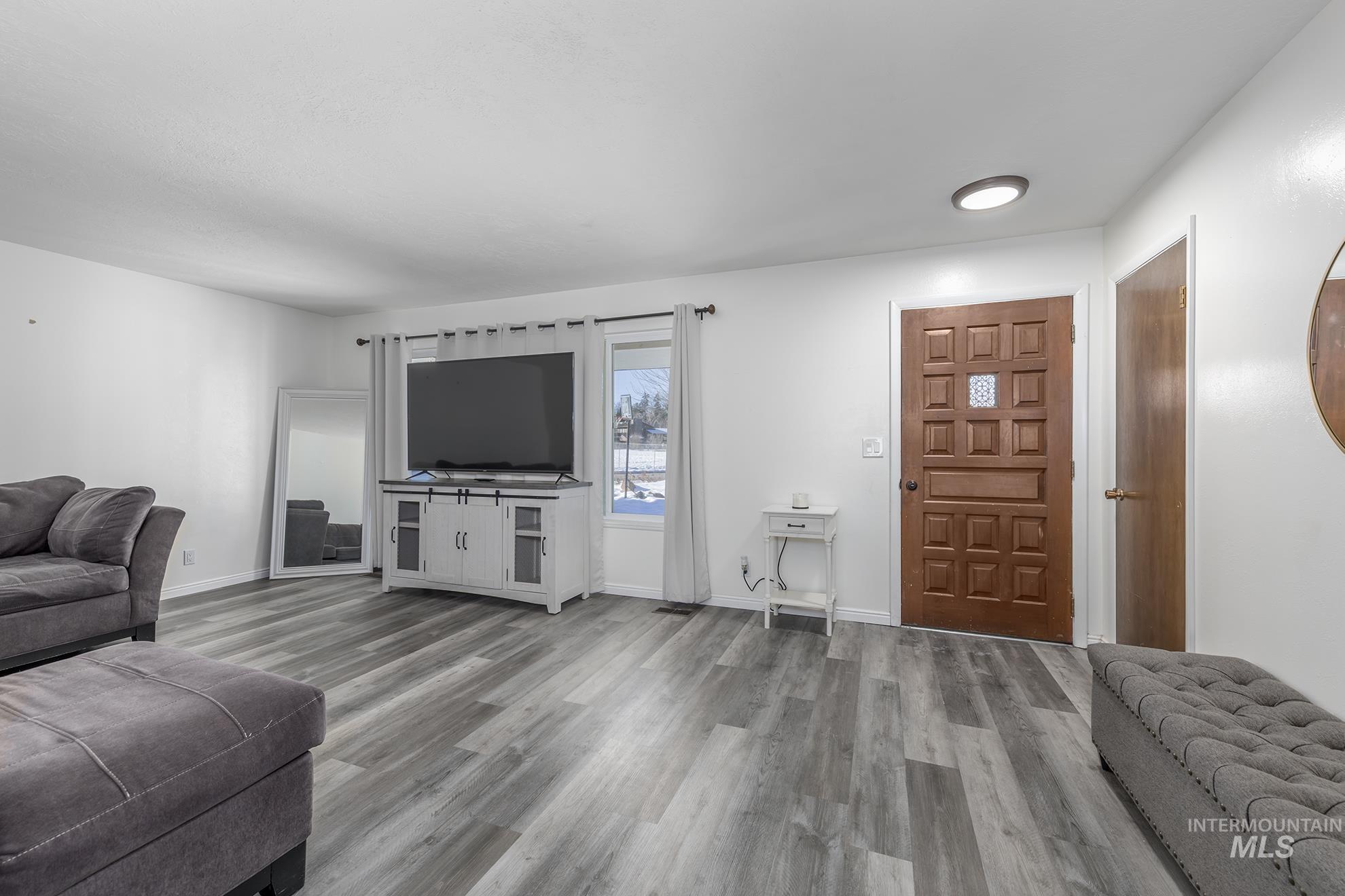 1192 SW 12th Ave, Ontario, Oregon 97914, 5 Bedrooms, 3 Bathrooms, Residential For Sale, Price $400,000,MLS 98960915