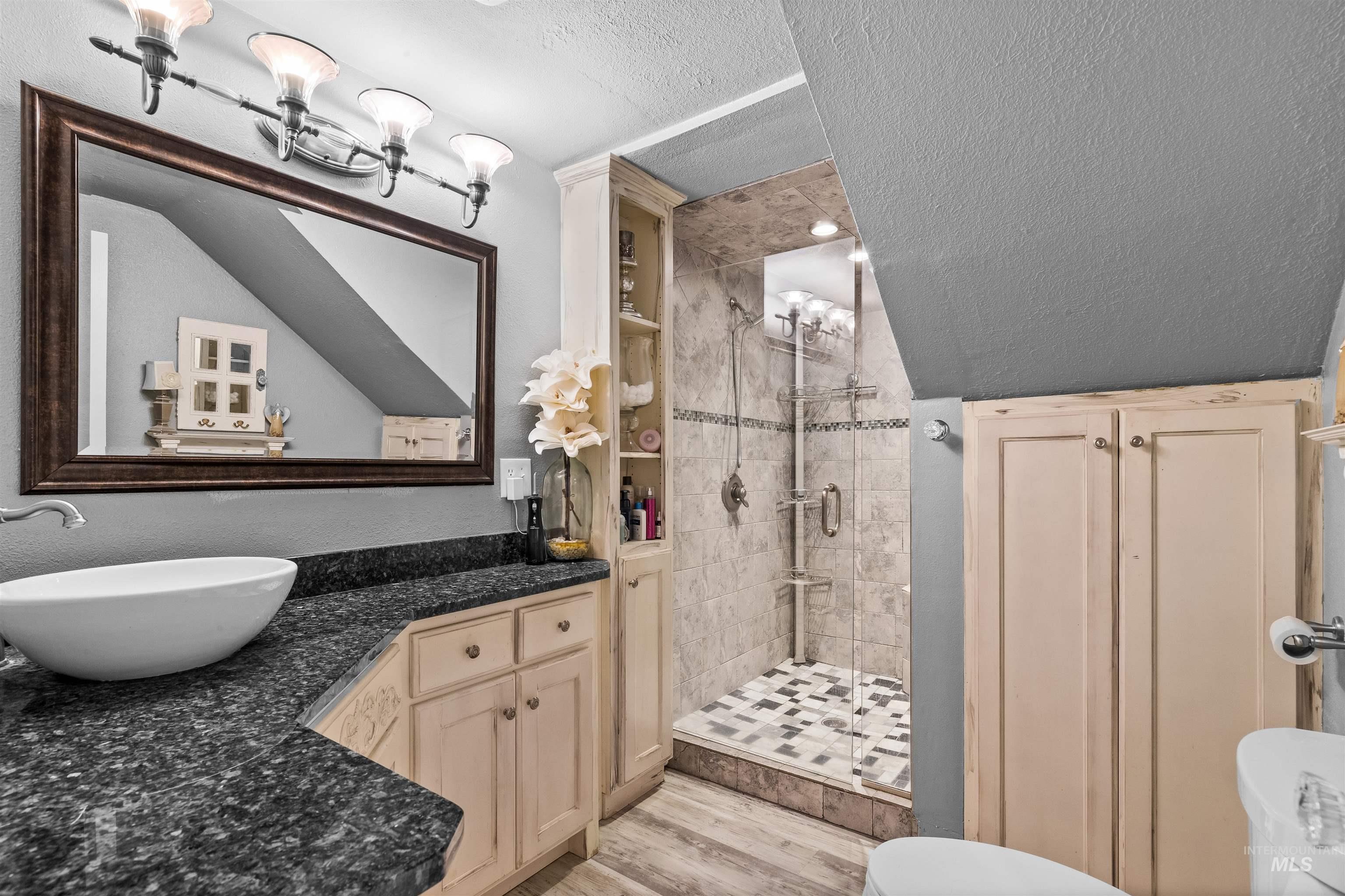 326 5th Avenue, Lewiston, Idaho 83501, 4 Bedrooms, 2.5 Bathrooms, Residential For Sale, Price $484,000,MLS 98960926