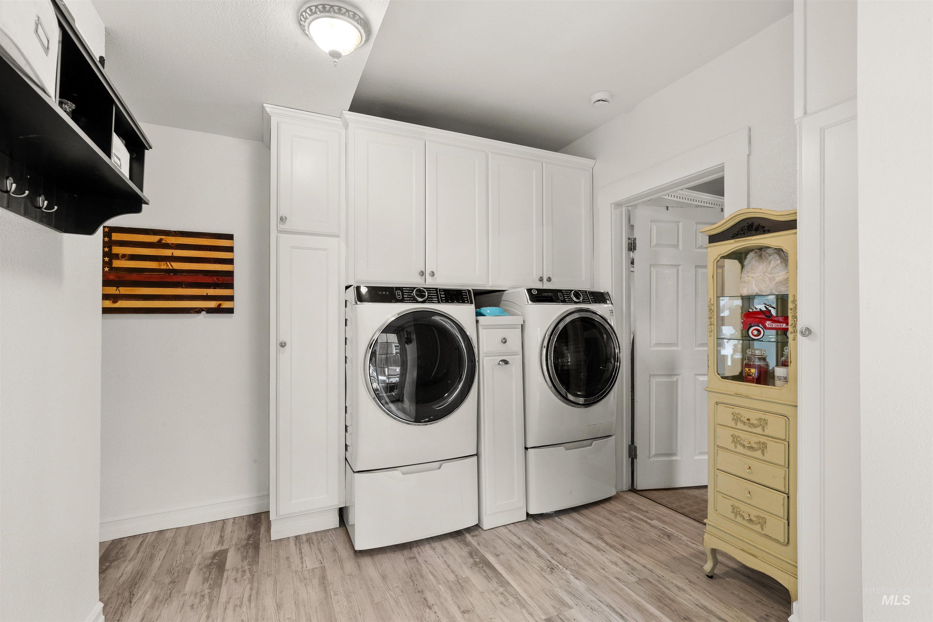 326 5th Avenue, Lewiston, Idaho 83501, 4 Bedrooms, 2.5 Bathrooms, Residential For Sale, Price $484,000,MLS 98960926