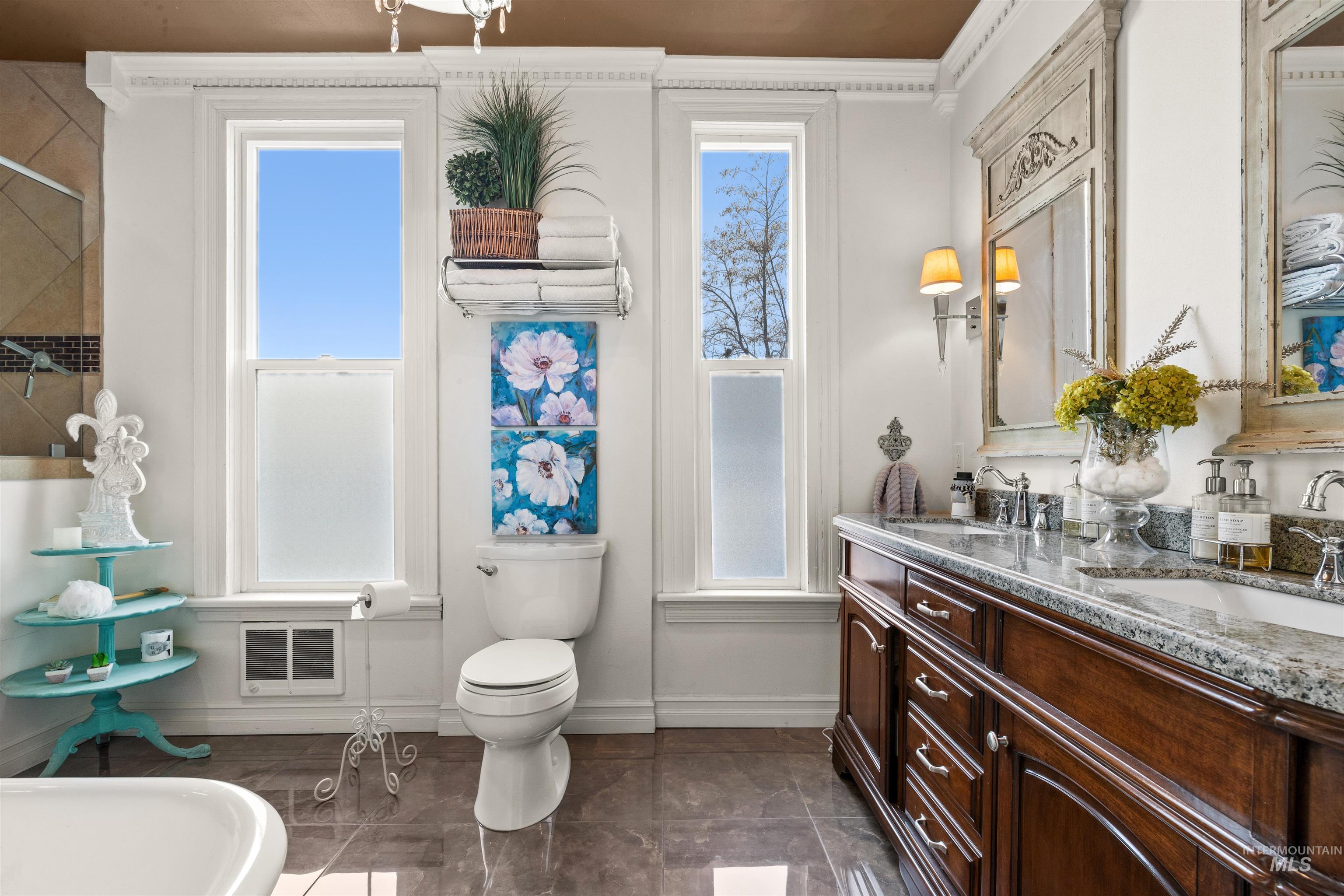 326 5th Avenue, Lewiston, Idaho 83501, 4 Bedrooms, 2.5 Bathrooms, Residential For Sale, Price $484,000,MLS 98960926