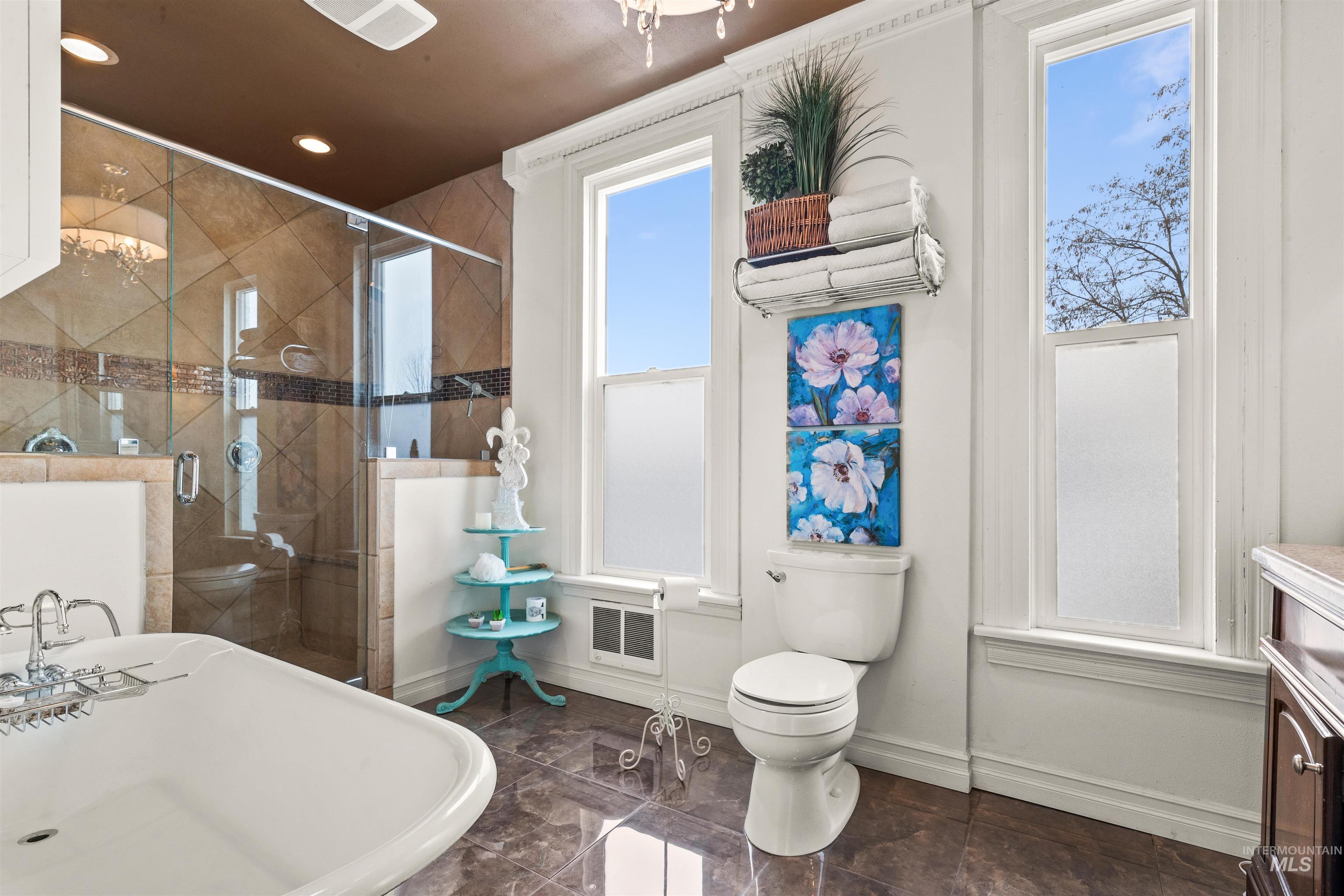 326 5th Avenue, Lewiston, Idaho 83501, 4 Bedrooms, 2.5 Bathrooms, Residential For Sale, Price $484,000,MLS 98960926