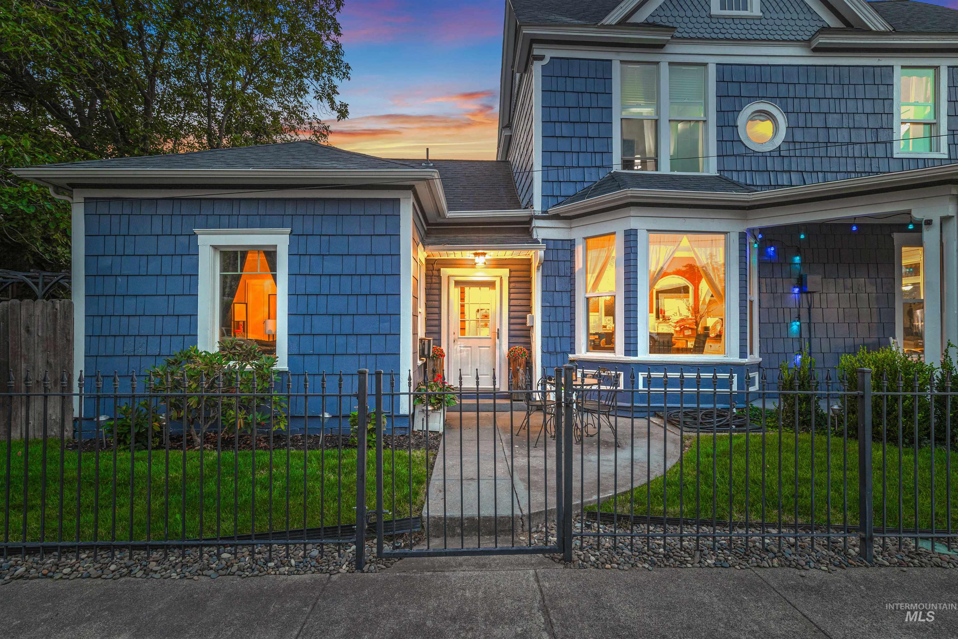 326 5th Avenue, Lewiston, Idaho 83501, 4 Bedrooms, 2.5 Bathrooms, Residential For Sale, Price $484,000,MLS 98960926