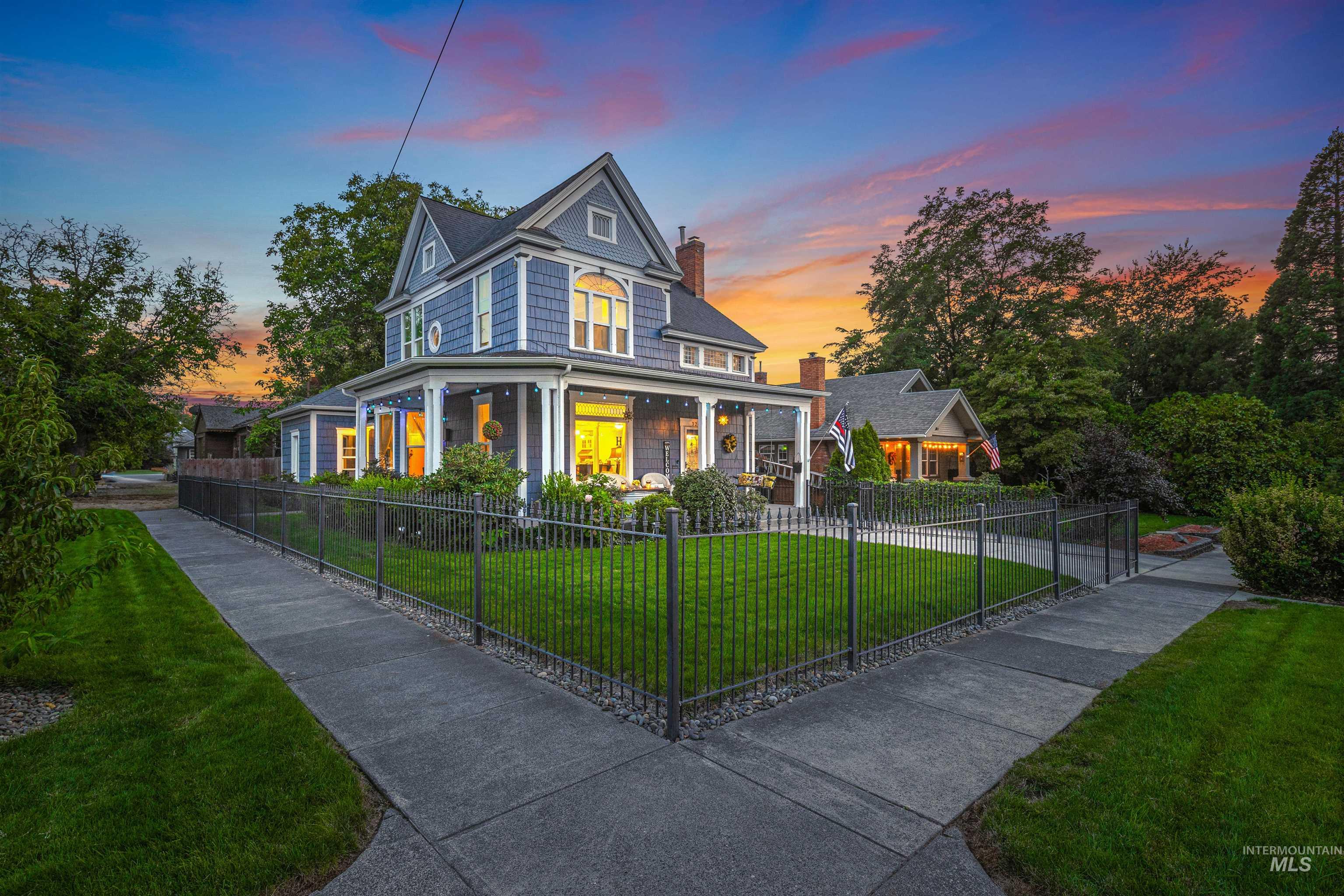 326 5th Avenue, Lewiston, Idaho 83501, 4 Bedrooms, 2.5 Bathrooms, Residential For Sale, Price $484,000,MLS 98960926