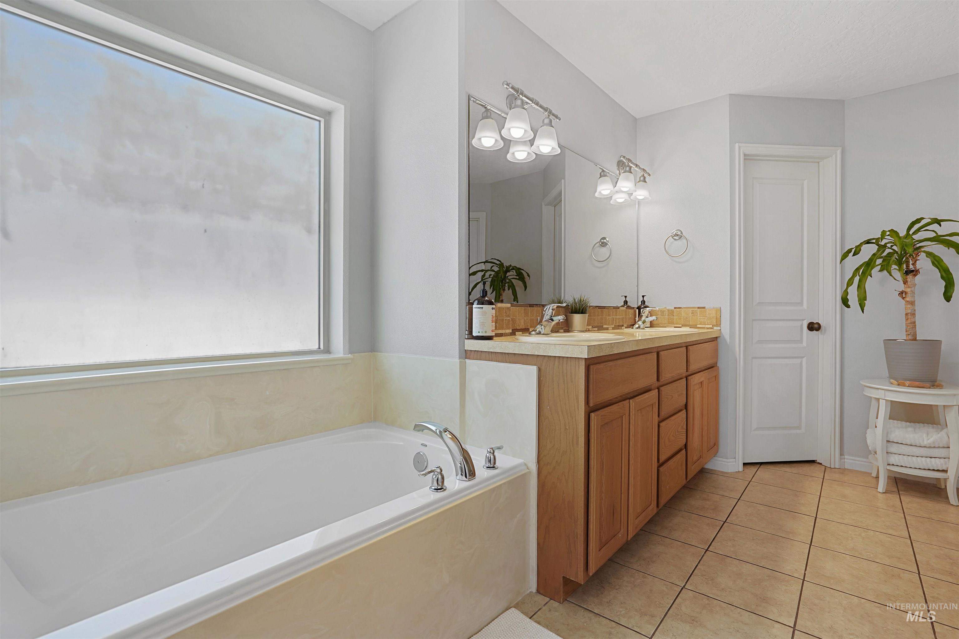 78 Pelican Drive, Rupert, Idaho 83350, 5 Bedrooms, 3 Bathrooms, Residential For Sale, Price $675,000,MLS 98960936