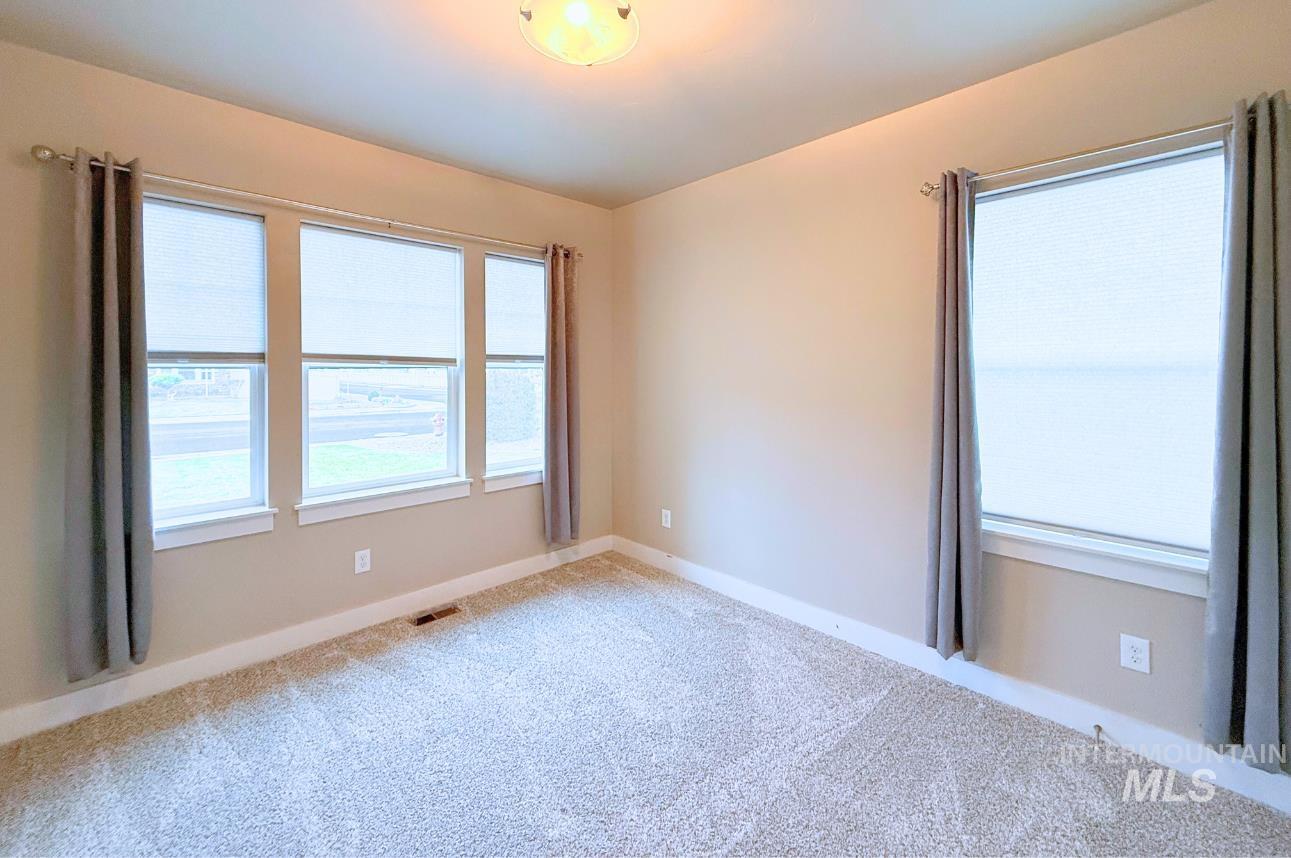 905 Birchton Loop, Twin Falls, Idaho 83301, 3 Bedrooms, 2.5 Bathrooms, Residential For Sale, Price $445,000,MLS 98960944