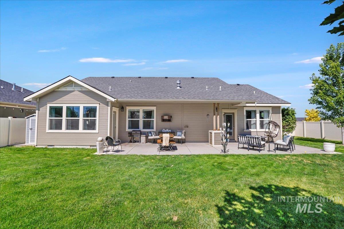 905 Birchton Loop, Twin Falls, Idaho 83301, 3 Bedrooms, 2.5 Bathrooms, Residential For Sale, Price $419,900, 98960944