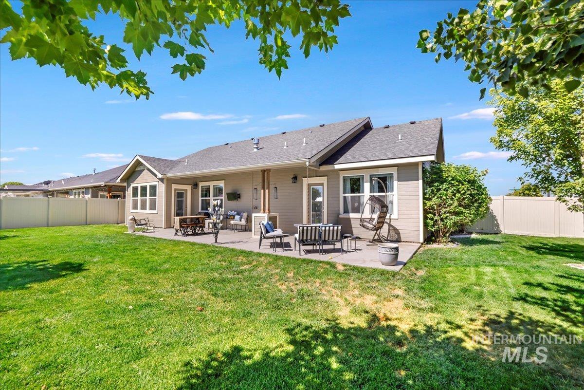 905 Birchton Loop, Twin Falls, Idaho 83301, 3 Bedrooms, 2.5 Bathrooms, Residential For Sale, Price $419,900, 98960944