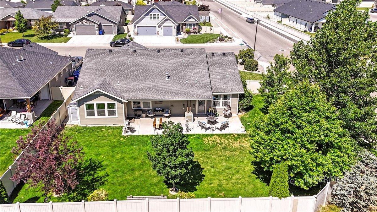 905 Birchton Loop, Twin Falls, Idaho 83301, 3 Bedrooms, 2.5 Bathrooms, Residential For Sale, Price $419,900, 98960944