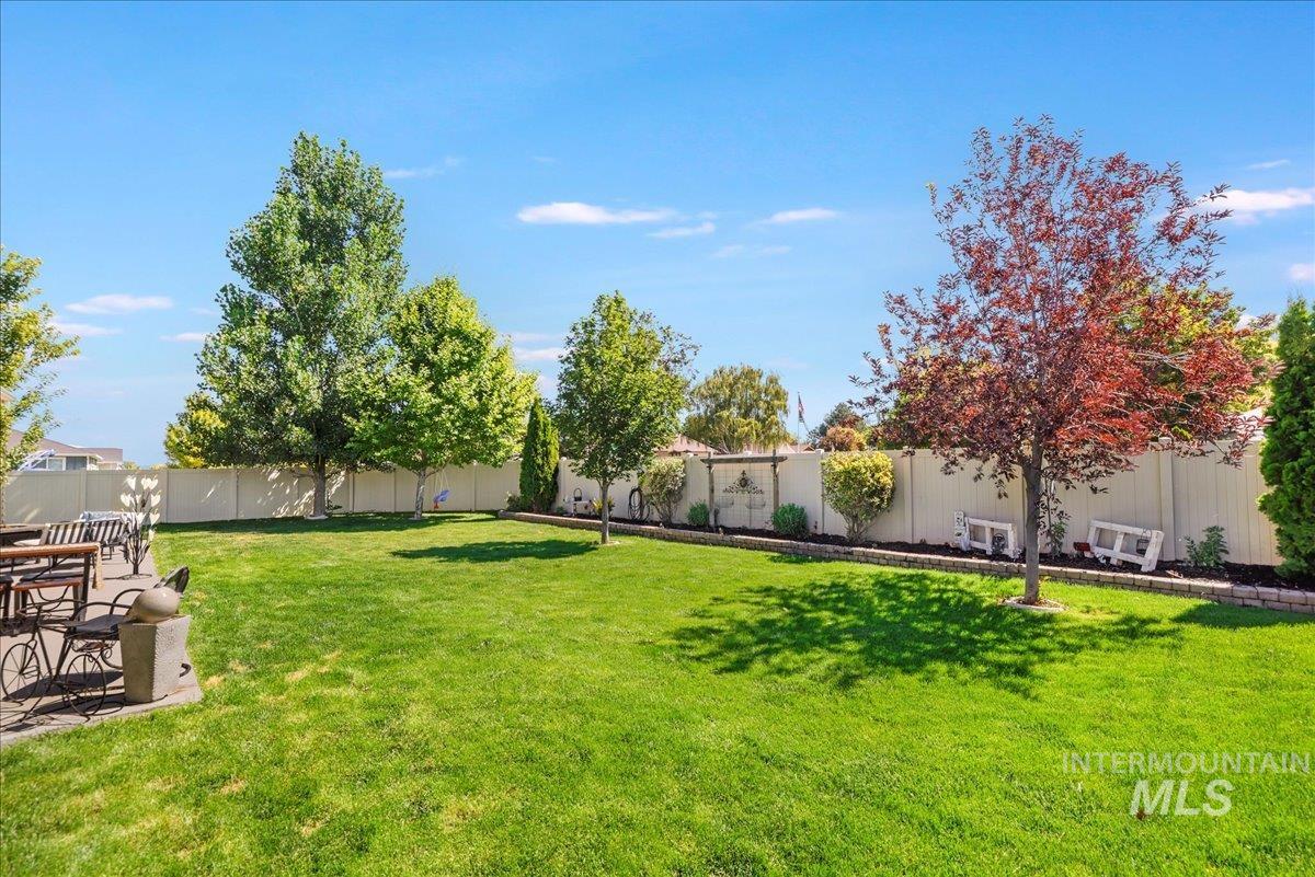 905 Birchton Loop, Twin Falls, Idaho 83301, 3 Bedrooms, 2.5 Bathrooms, Residential For Sale, Price $445,000,MLS 98960944