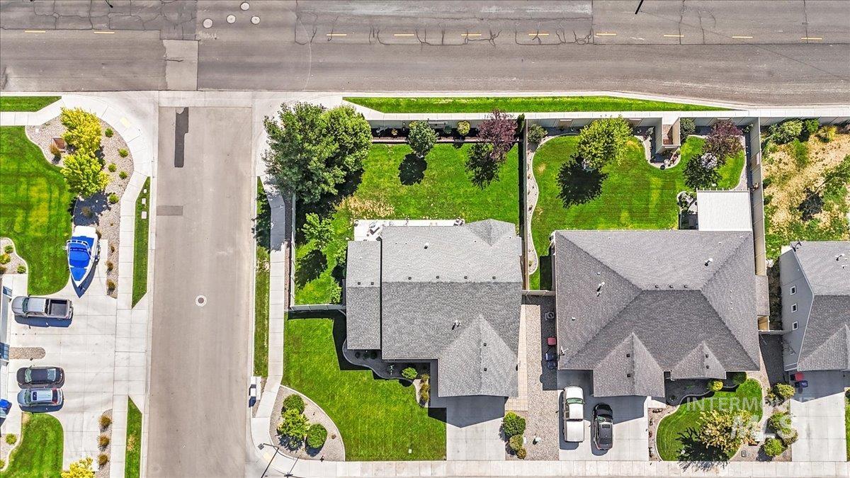 905 Birchton Loop, Twin Falls, Idaho 83301, 3 Bedrooms, 2.5 Bathrooms, Residential For Sale, Price $445,000,MLS 98960944