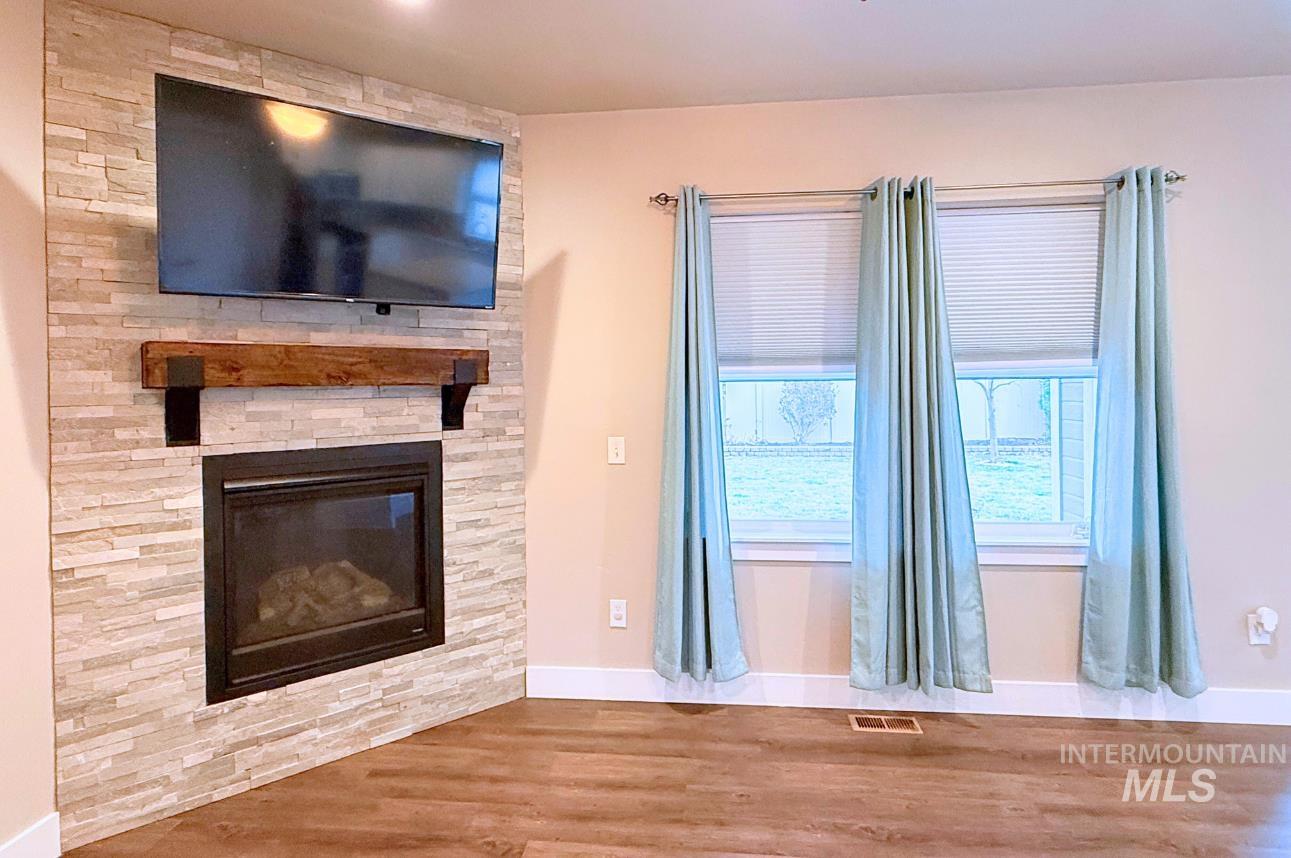 905 Birchton Loop, Twin Falls, Idaho 83301, 3 Bedrooms, 2.5 Bathrooms, Residential For Sale, Price $445,000,MLS 98960944