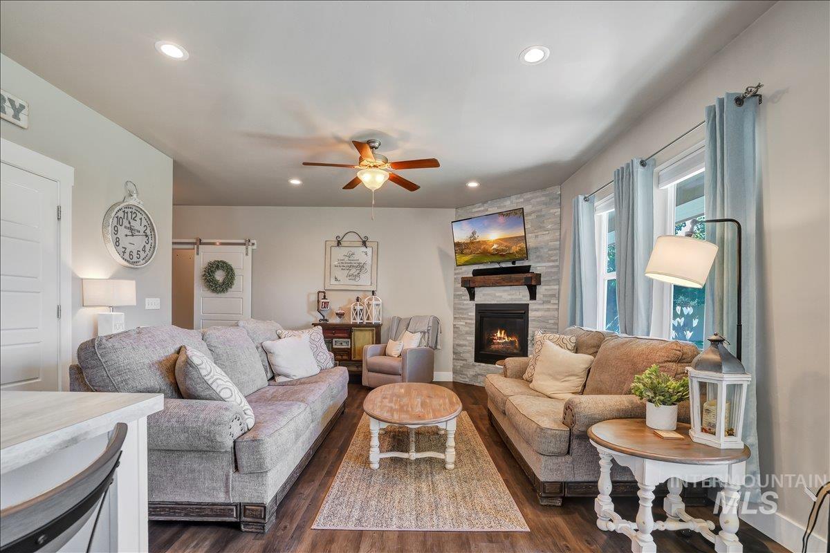 905 Birchton Loop, Twin Falls, Idaho 83301, 3 Bedrooms, 2.5 Bathrooms, Residential For Sale, Price $419,900, 98960944