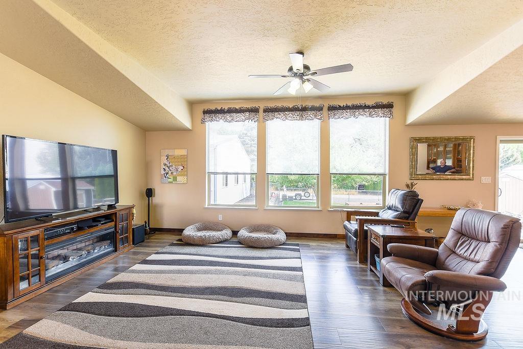 414 S Garfield, Genesee, Idaho 83832, 3 Bedrooms, 2 Bathrooms, Residential For Sale, Price $564,000,MLS 98960964