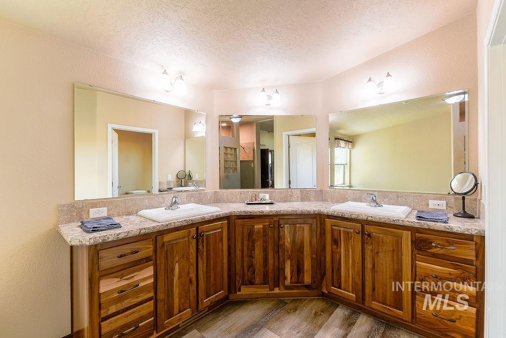 414 S Garfield, Genesee, Idaho 83832, 3 Bedrooms, 2 Bathrooms, Residential For Sale, Price $564,000,MLS 98960964