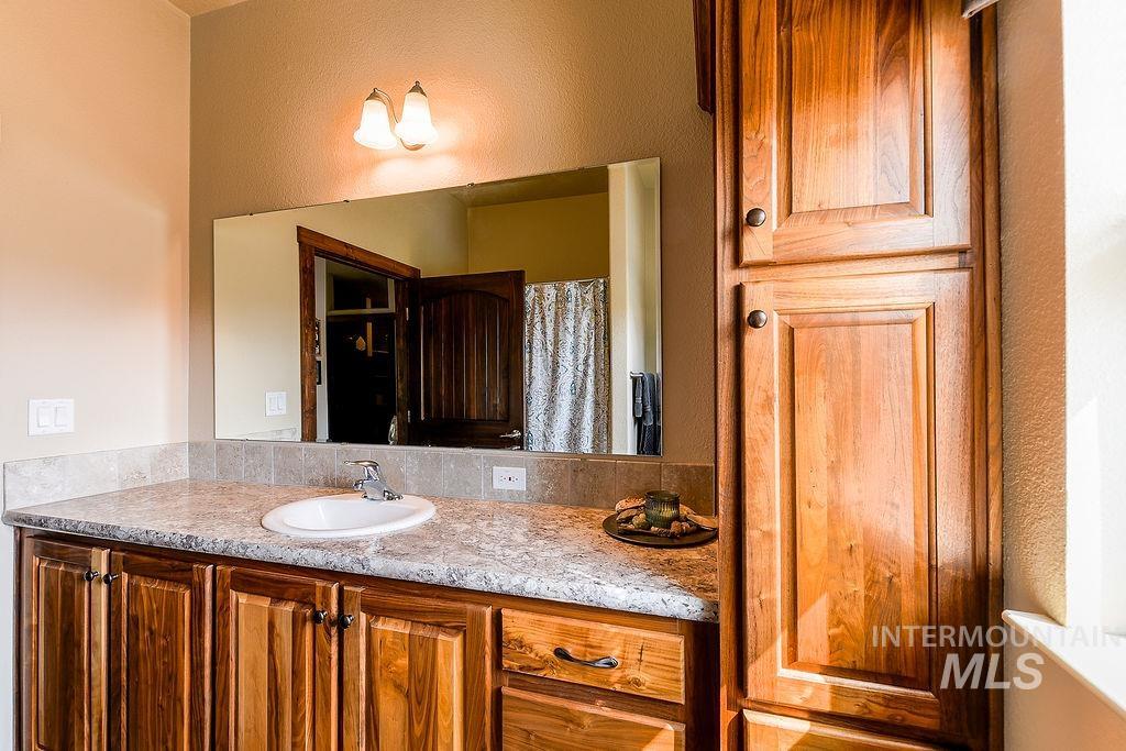 414 S Garfield, Genesee, Idaho 83832, 3 Bedrooms, 2 Bathrooms, Residential For Sale, Price $564,000,MLS 98960964