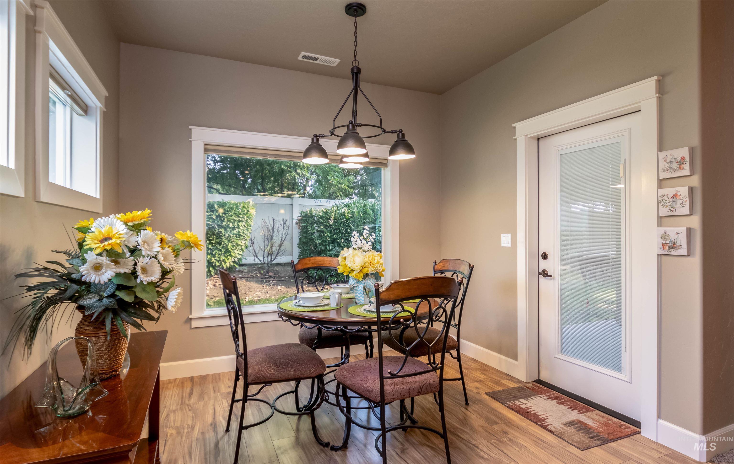 16442 N Putting Ct., Nampa, Idaho 83687, 3 Bedrooms, 2 Bathrooms, Residential For Sale, Price $408,000,MLS 98960999