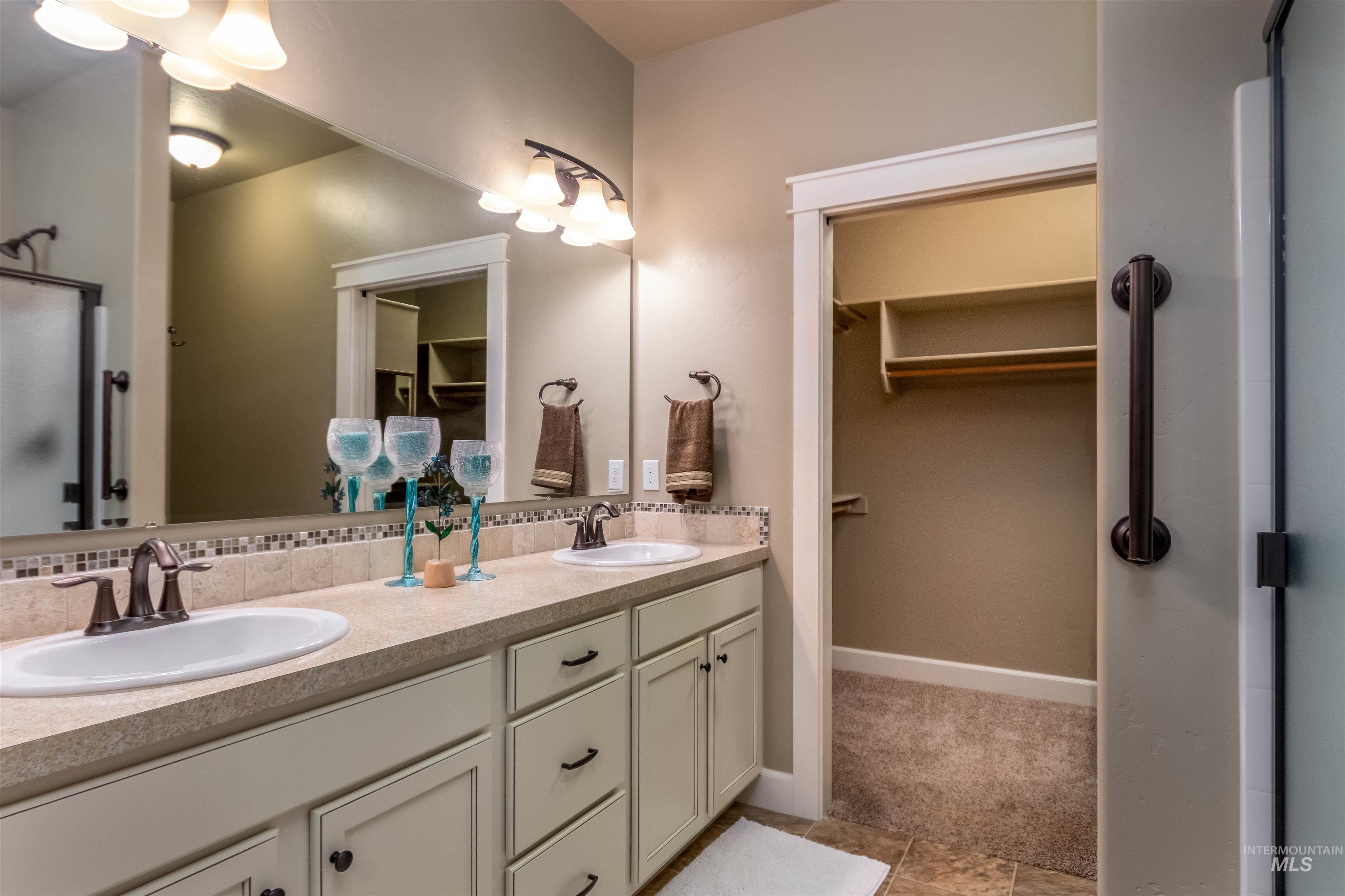 16442 N Putting Ct., Nampa, Idaho 83687, 3 Bedrooms, 2 Bathrooms, Residential For Sale, Price $408,000,MLS 98960999