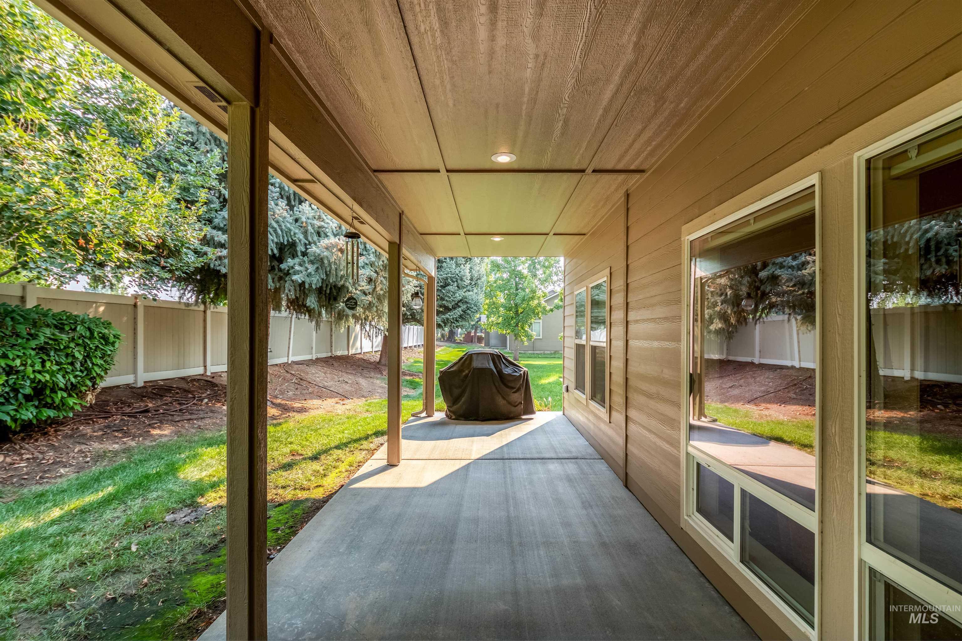 16442 N Putting Ct., Nampa, Idaho 83687, 3 Bedrooms, 2 Bathrooms, Residential For Sale, Price $408,000,MLS 98960999