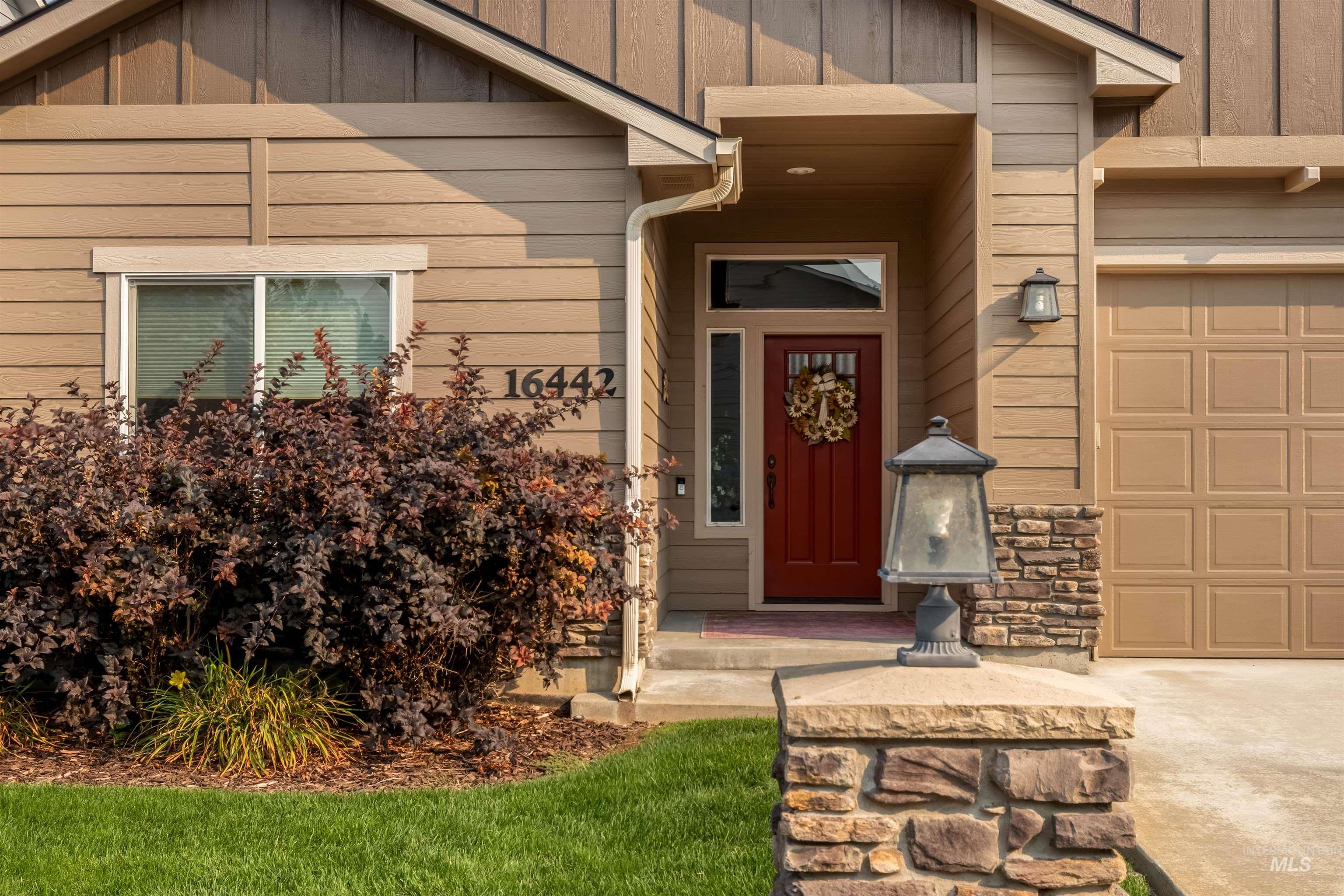 16442 N Putting Ct., Nampa, Idaho 83687, 3 Bedrooms, 2 Bathrooms, Residential For Sale, Price $408,000,MLS 98960999