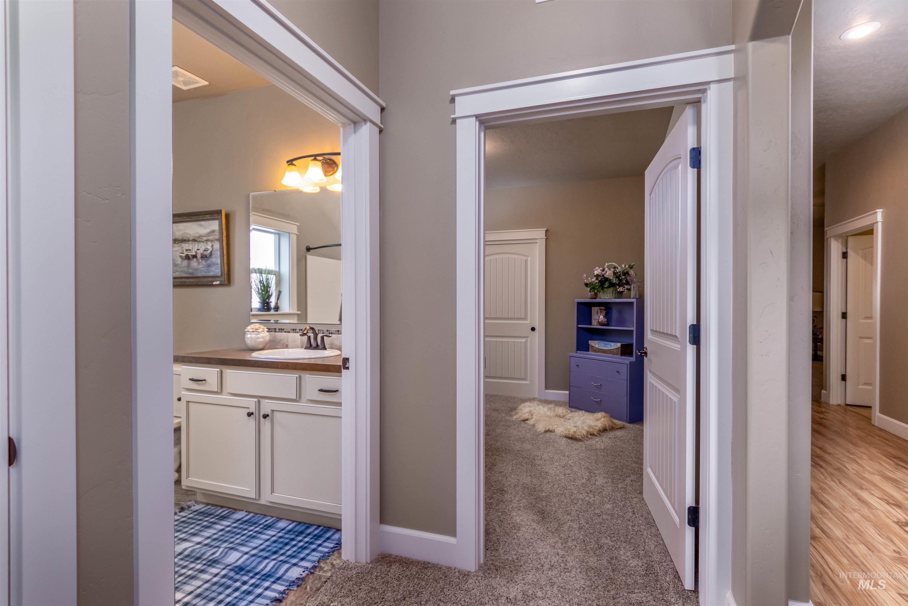 16442 N Putting Ct., Nampa, Idaho 83687, 3 Bedrooms, 2 Bathrooms, Residential For Sale, Price $408,000,MLS 98960999