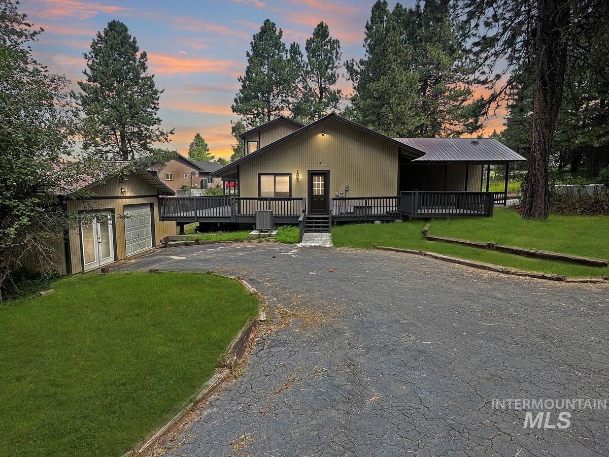 109 Par Drive, Cascade, Idaho 83611, 3 Bedrooms, 2 Bathrooms, Residential For Sale, Price $714,000,MLS 98961004