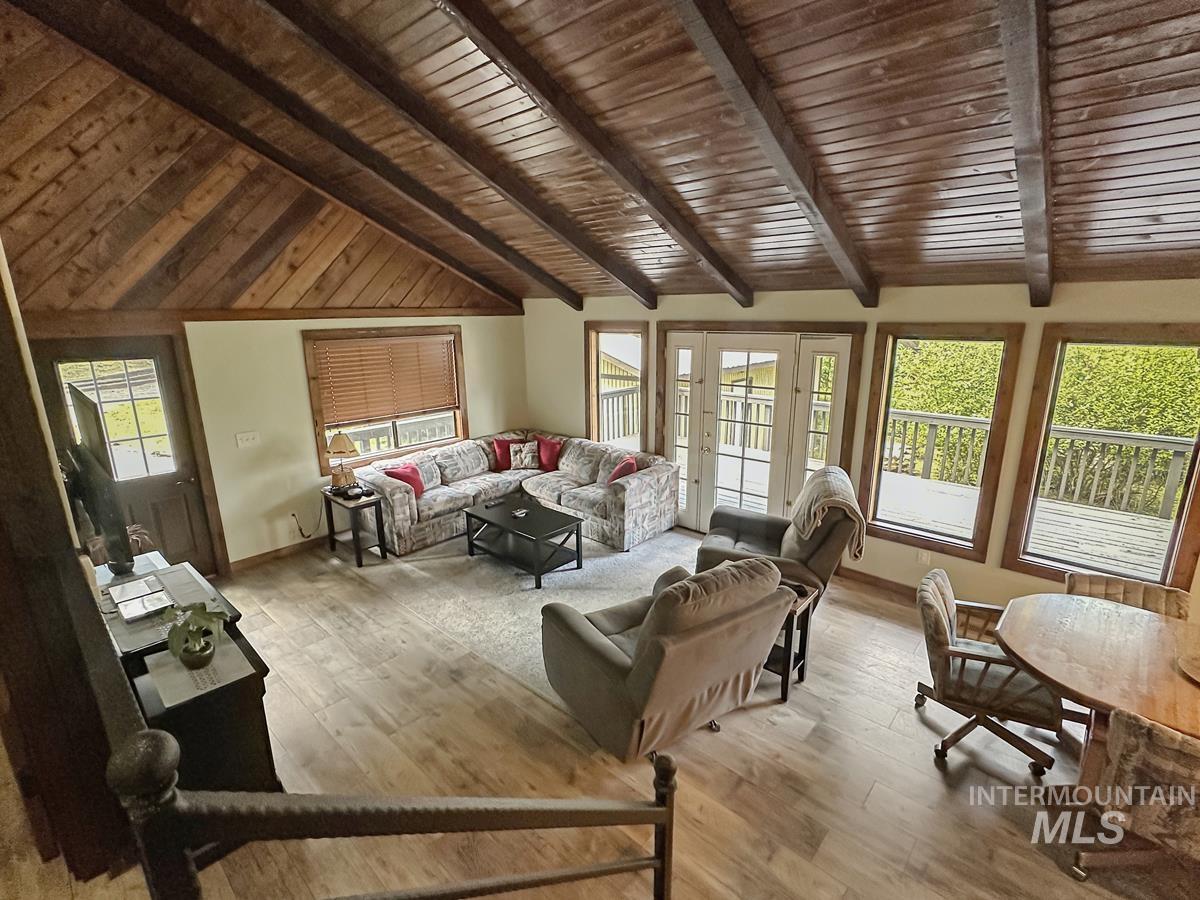 109 Par Drive, Cascade, Idaho 83611, 3 Bedrooms, 2 Bathrooms, Residential For Sale, Price $714,000,MLS 98961004