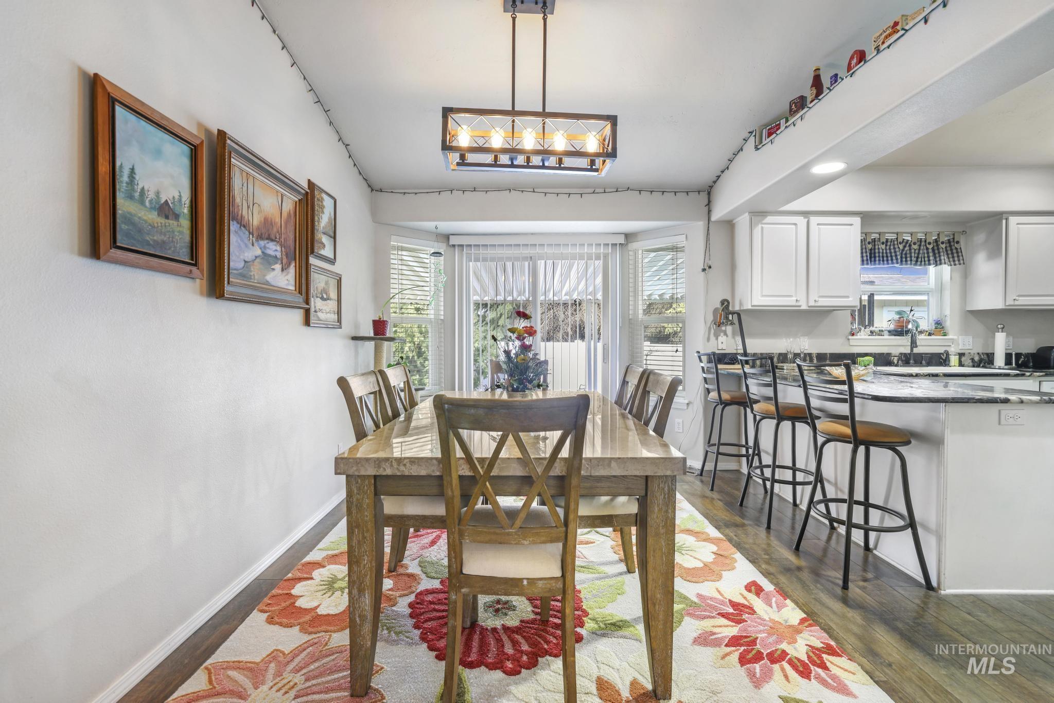 265 Cedar Park Cir, Twin Falls, Idaho 83301, 3 Bedrooms, 2 Bathrooms, Residential For Sale, Price $388,000,MLS 98961006