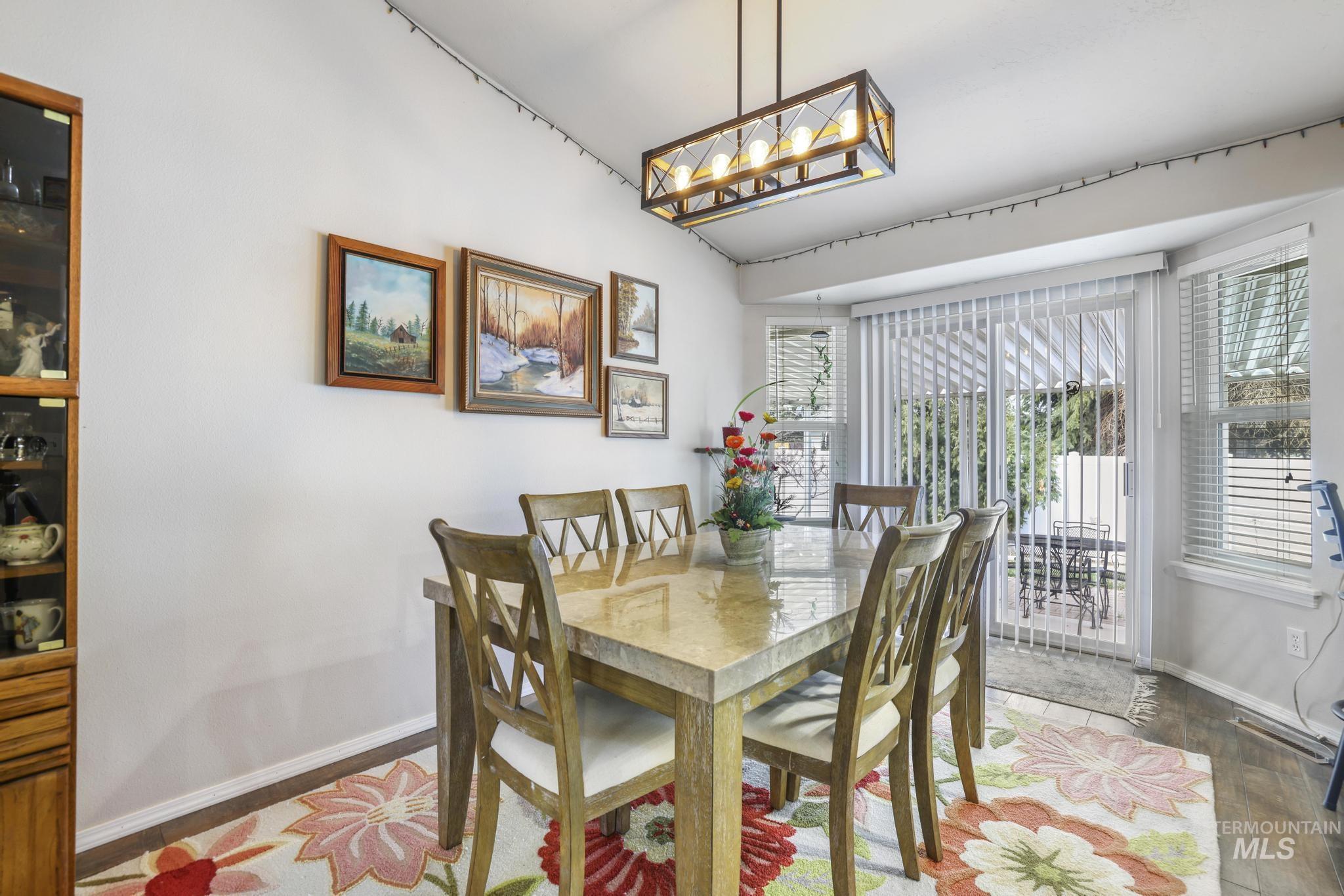 265 Cedar Park Cir, Twin Falls, Idaho 83301, 3 Bedrooms, 2 Bathrooms, Residential For Sale, Price $388,000,MLS 98961006