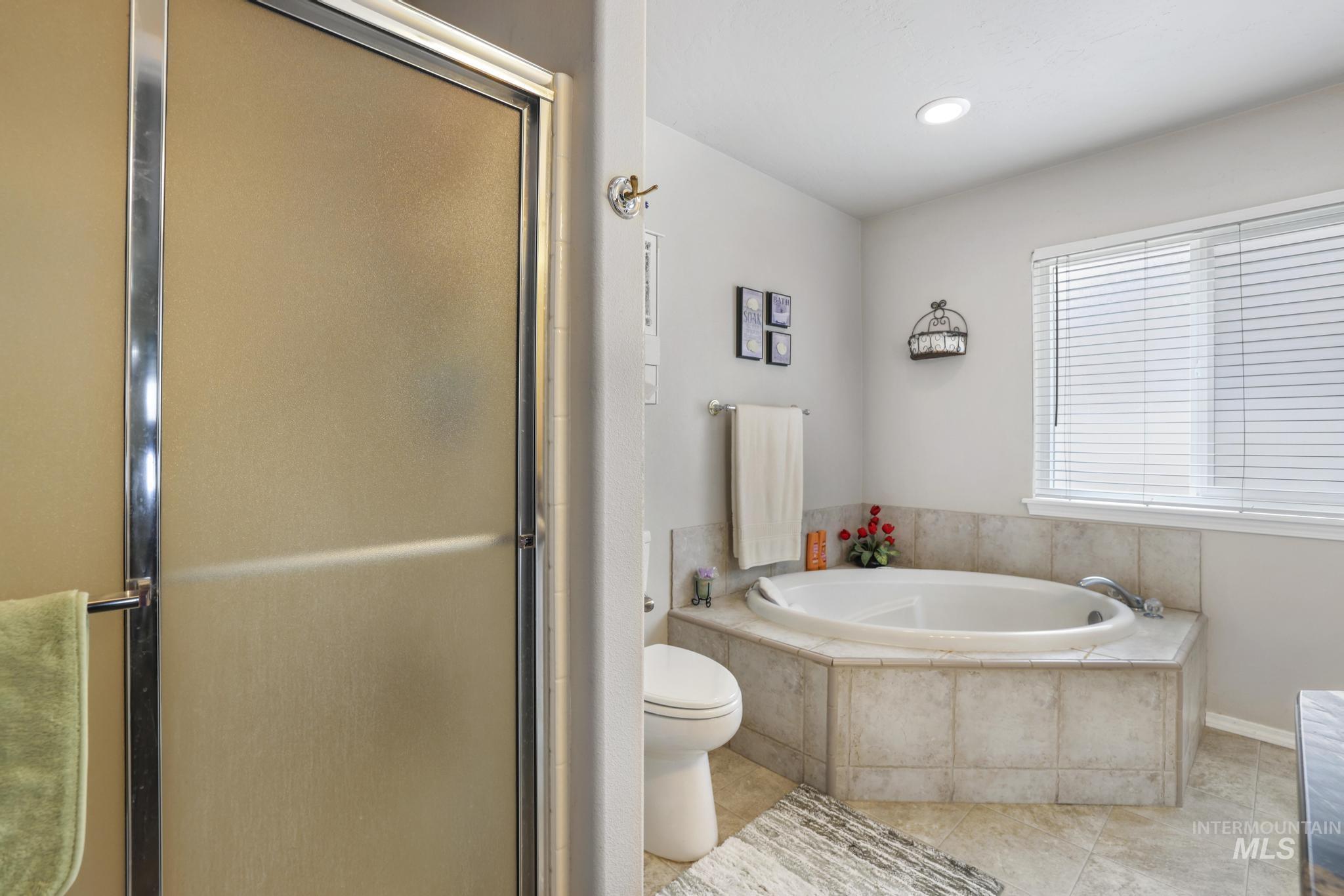 265 Cedar Park Cir, Twin Falls, Idaho 83301, 3 Bedrooms, 2 Bathrooms, Residential For Sale, Price $388,000,MLS 98961006