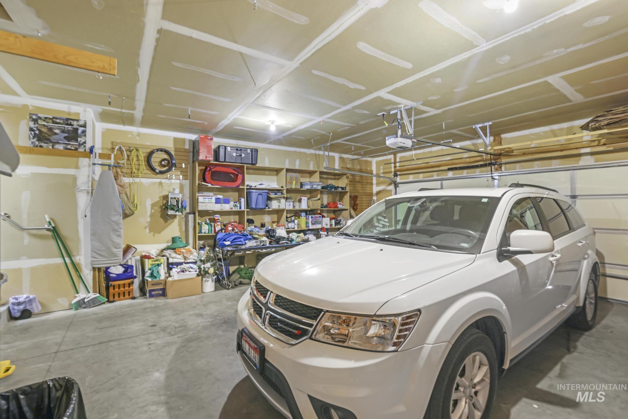 265 Cedar Park Cir, Twin Falls, Idaho 83301, 3 Bedrooms, 2 Bathrooms, Residential For Sale, Price $388,000,MLS 98961006