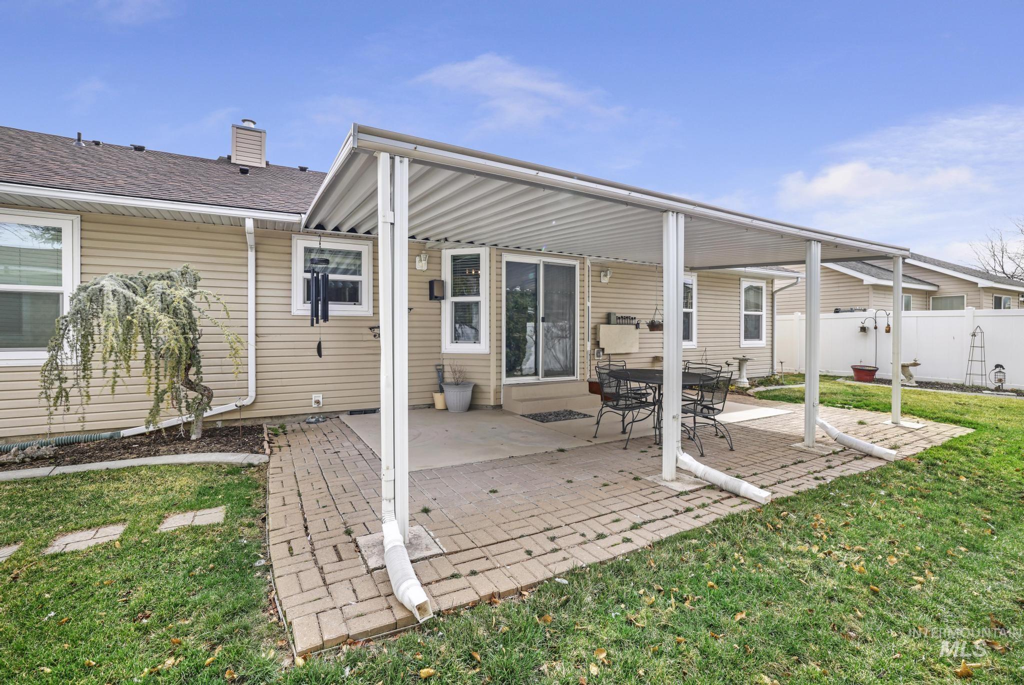 265 Cedar Park Cir, Twin Falls, Idaho 83301, 3 Bedrooms, 2 Bathrooms, Residential For Sale, Price $388,000,MLS 98961006