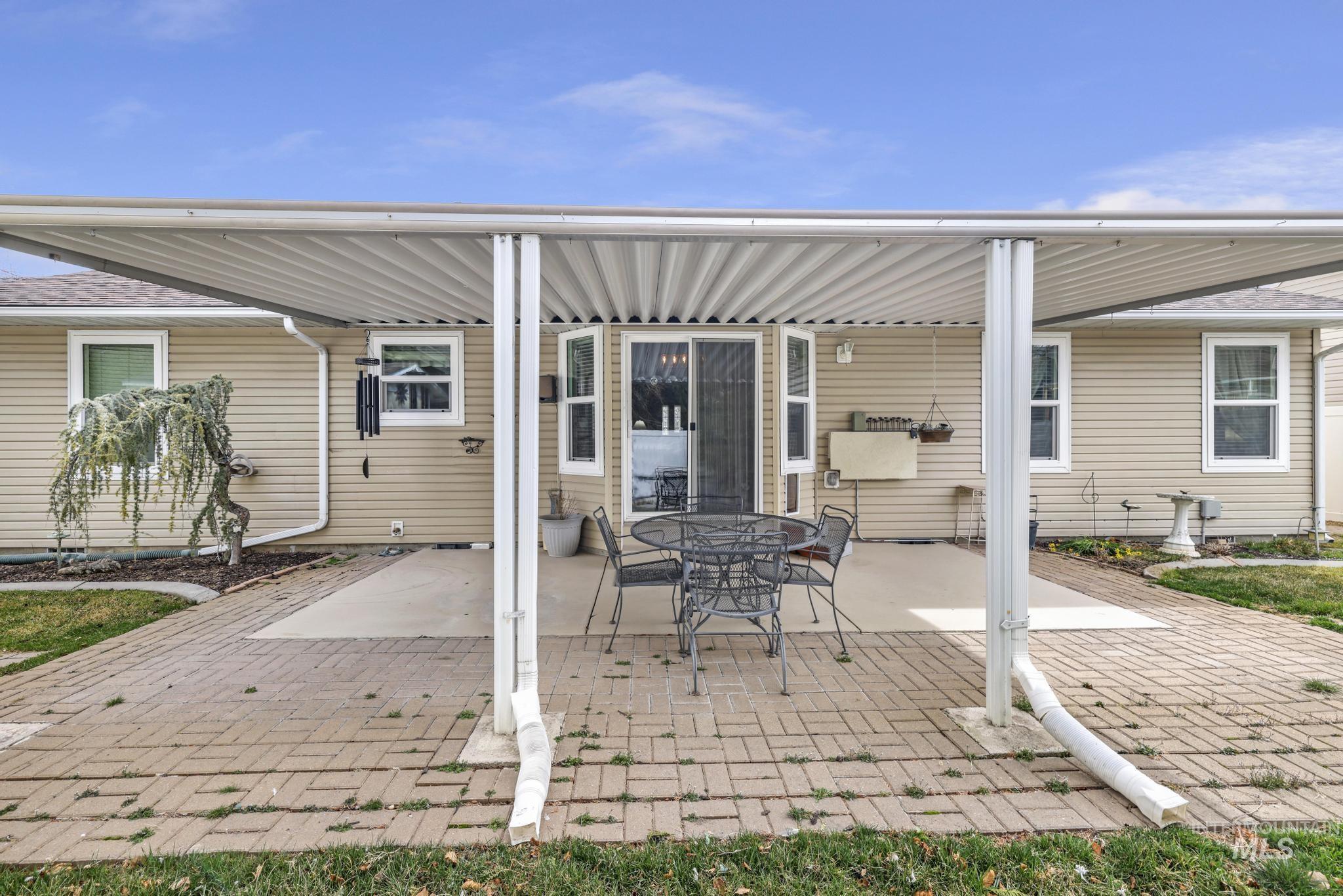 265 Cedar Park Cir, Twin Falls, Idaho 83301, 3 Bedrooms, 2 Bathrooms, Residential For Sale, Price $388,000,MLS 98961006