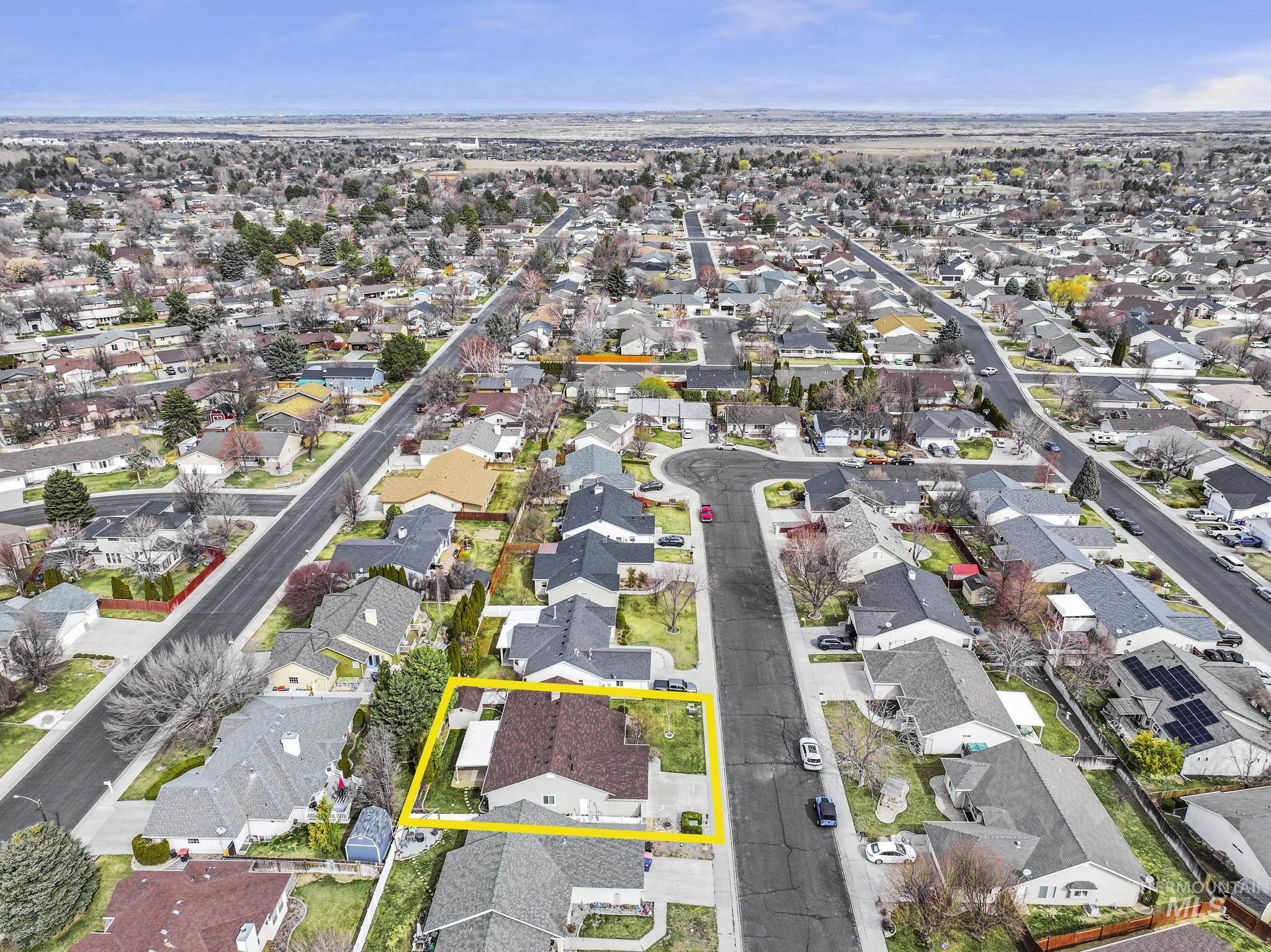 265 Cedar Park Cir, Twin Falls, Idaho 83301, 3 Bedrooms, 2 Bathrooms, Residential For Sale, Price $388,000,MLS 98961006