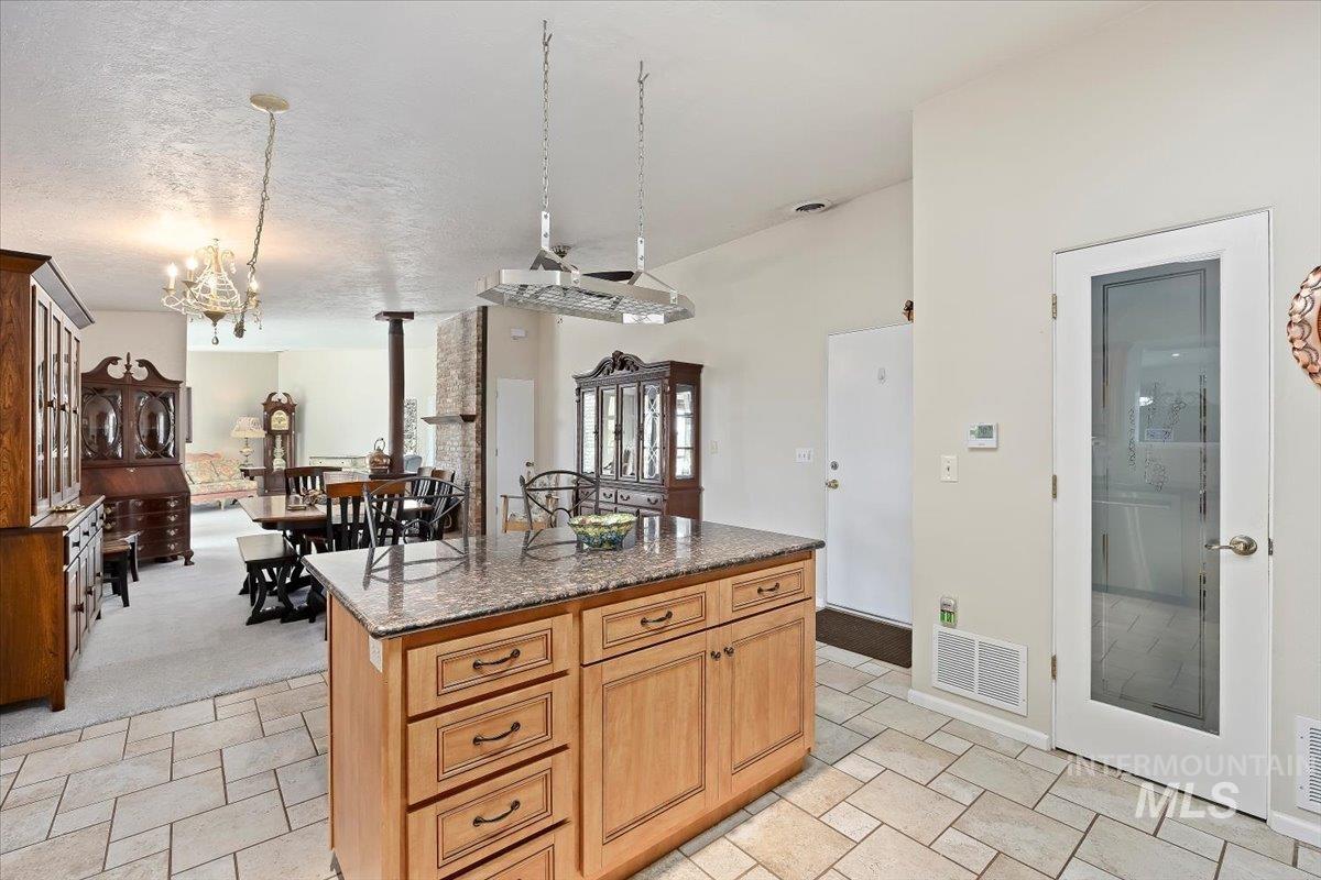 147 W 400 South, Jerome, Idaho 83338, 4 Bedrooms, 3 Bathrooms, Residential For Sale, Price $684,000, 98961021