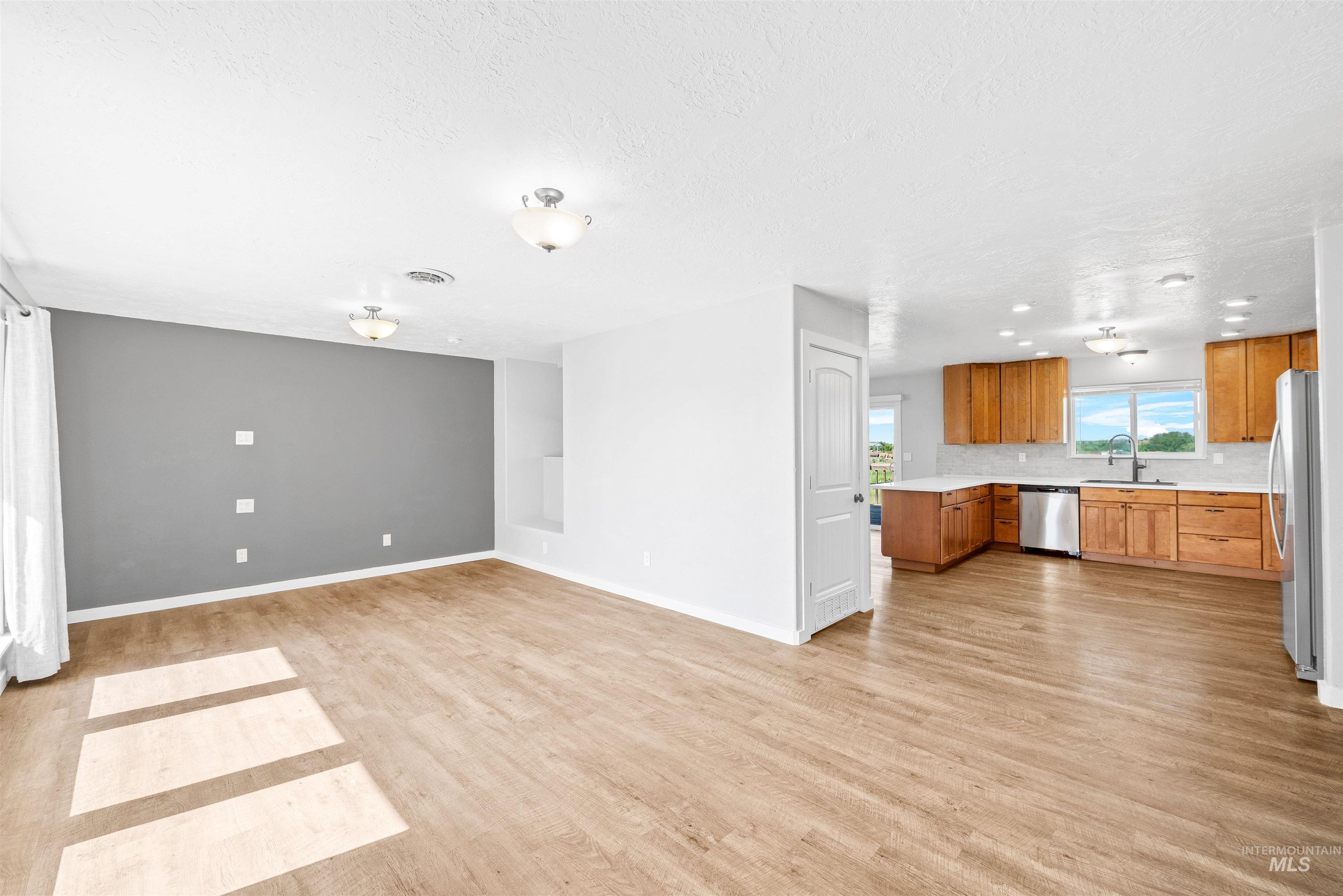 10947 Iowa Ave, Payette, Idaho 83661, 5 Bedrooms, 3 Bathrooms, Residential For Sale, Price $520,000,MLS 98961022