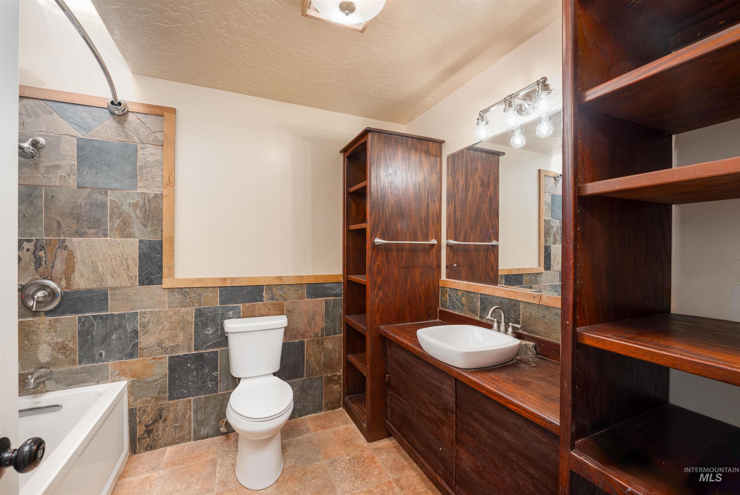 10947 Iowa Ave, Payette, Idaho 83661, 5 Bedrooms, 3 Bathrooms, Residential For Sale, Price $520,000,MLS 98961022