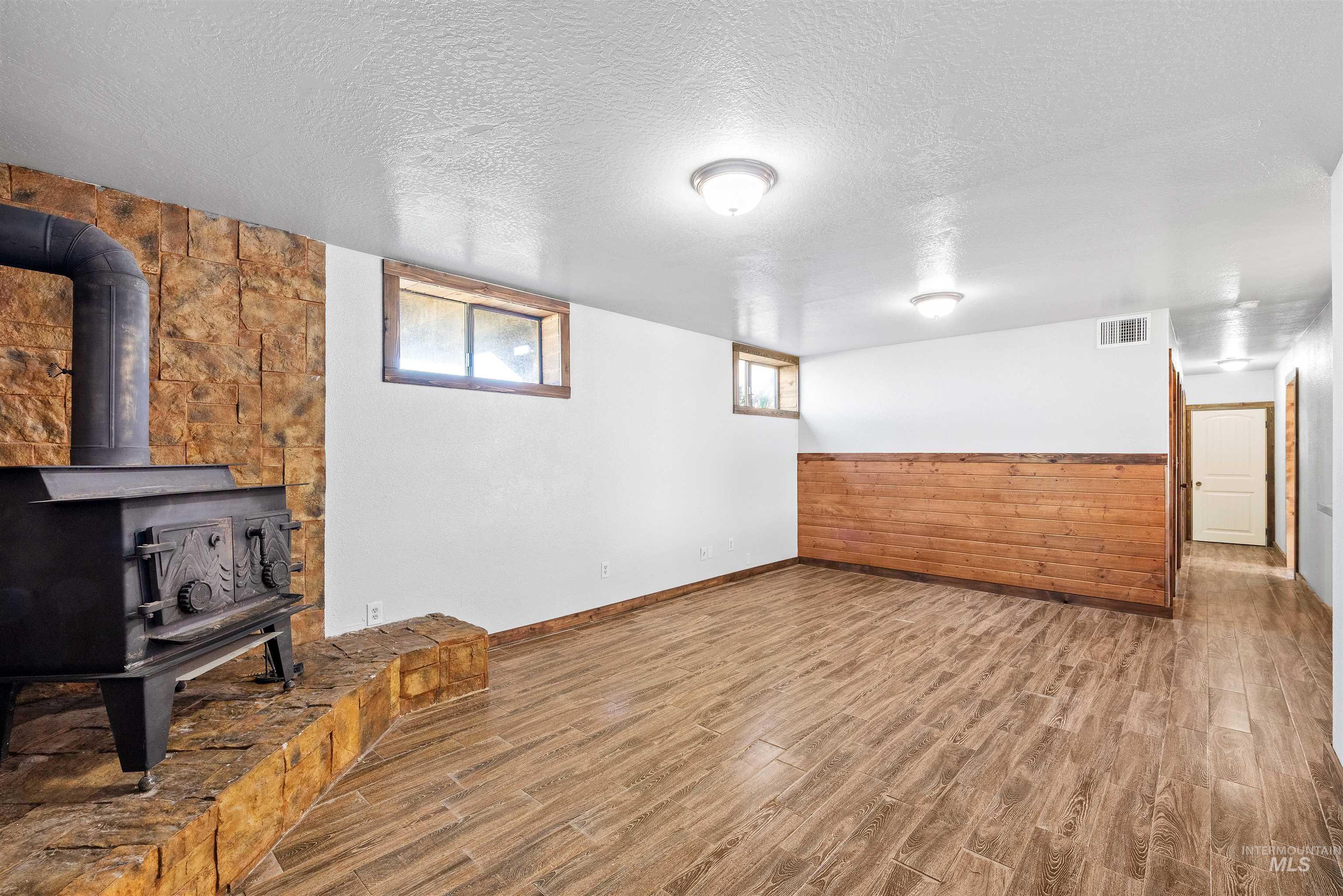 10947 Iowa Ave, Payette, Idaho 83661, 5 Bedrooms, 3 Bathrooms, Residential For Sale, Price $520,000,MLS 98961022