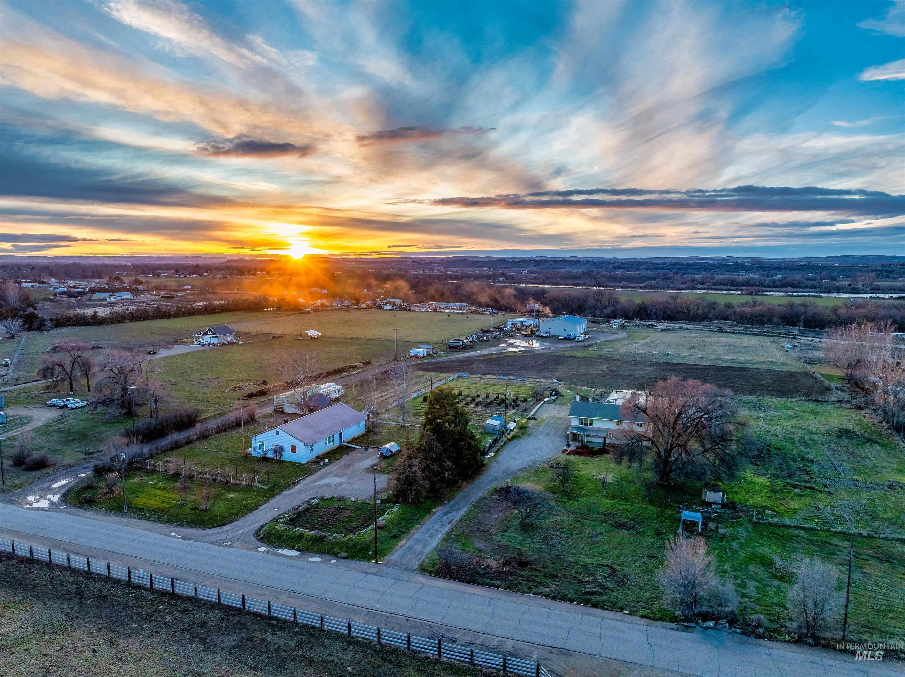 10947 Iowa Ave, Payette, Idaho 83661, 5 Bedrooms, 3 Bathrooms, Residential For Sale, Price $520,000,MLS 98961022