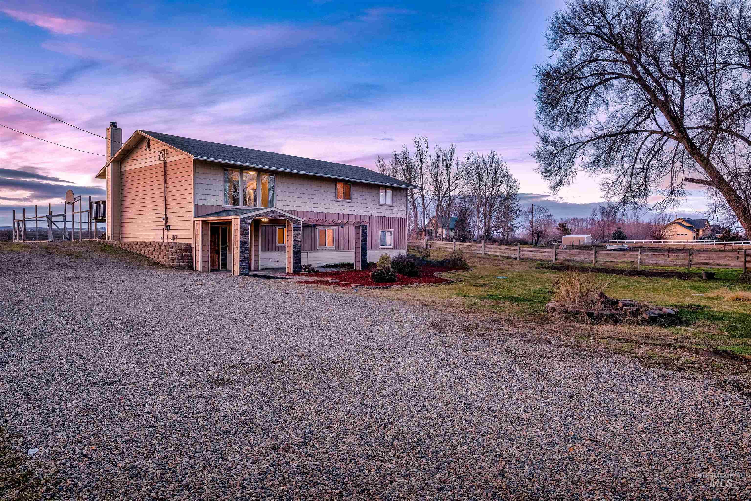 10947 Iowa Ave, Payette, Idaho 83661, 5 Bedrooms, 3 Bathrooms, Residential For Sale, Price $520,000,MLS 98961022