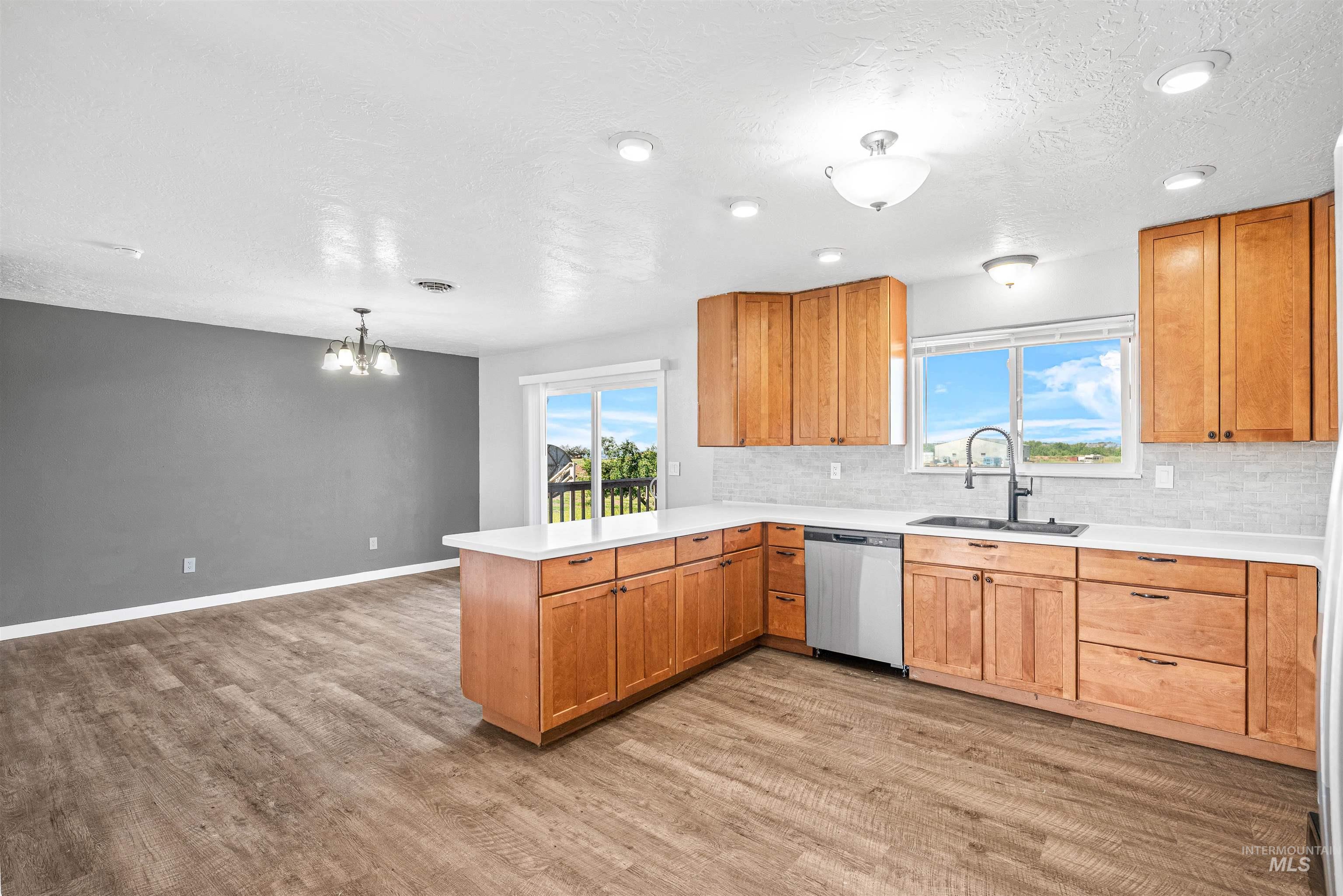 10947 Iowa Ave, Payette, Idaho 83661, 5 Bedrooms, 3 Bathrooms, Residential For Sale, Price $520,000,MLS 98961022