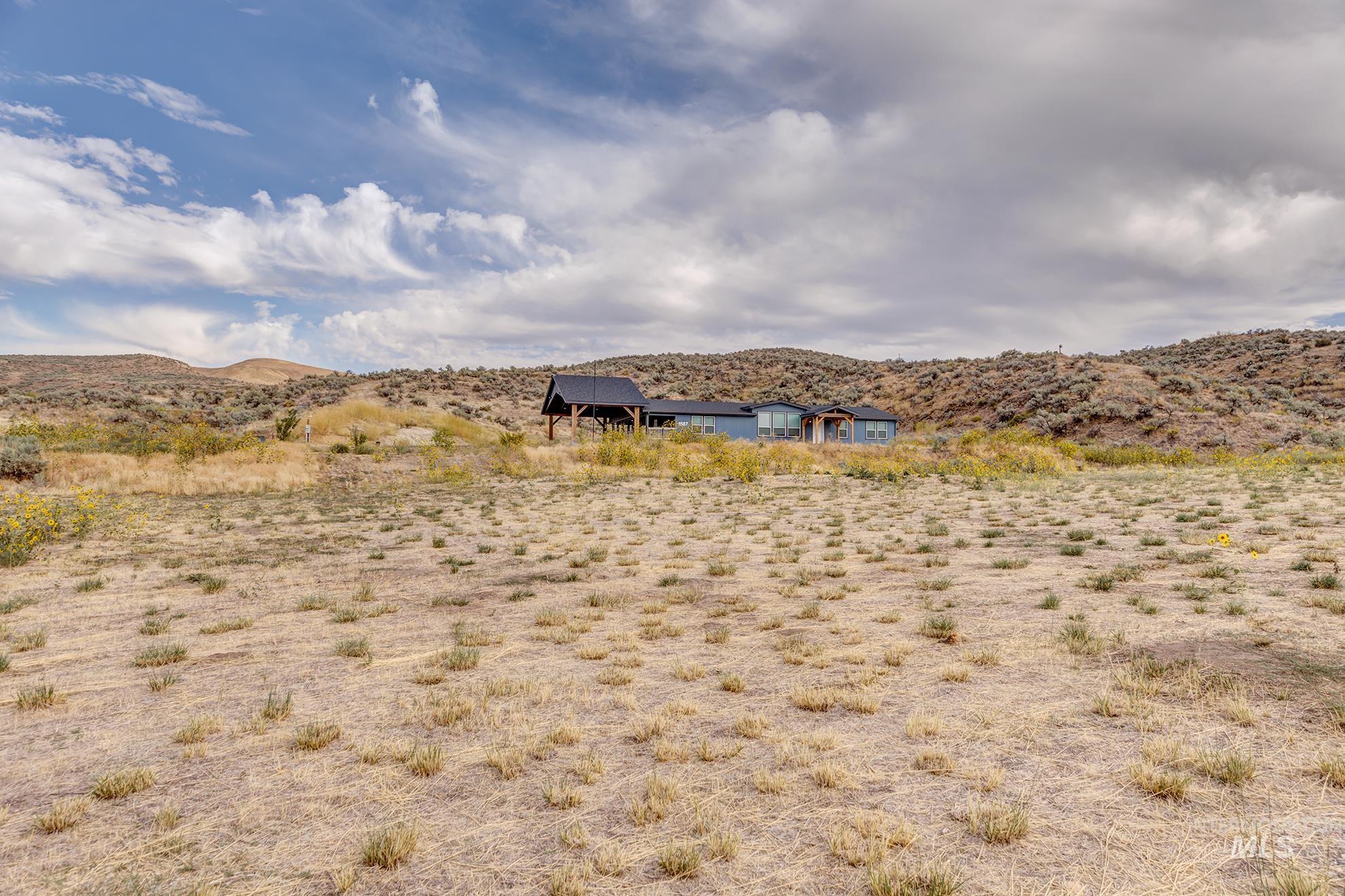 1587 Gentry Ln, Weiser, Idaho 83672, 3 Bedrooms, 2 Bathrooms, Residential For Sale, Price $699,900,MLS 98961045
