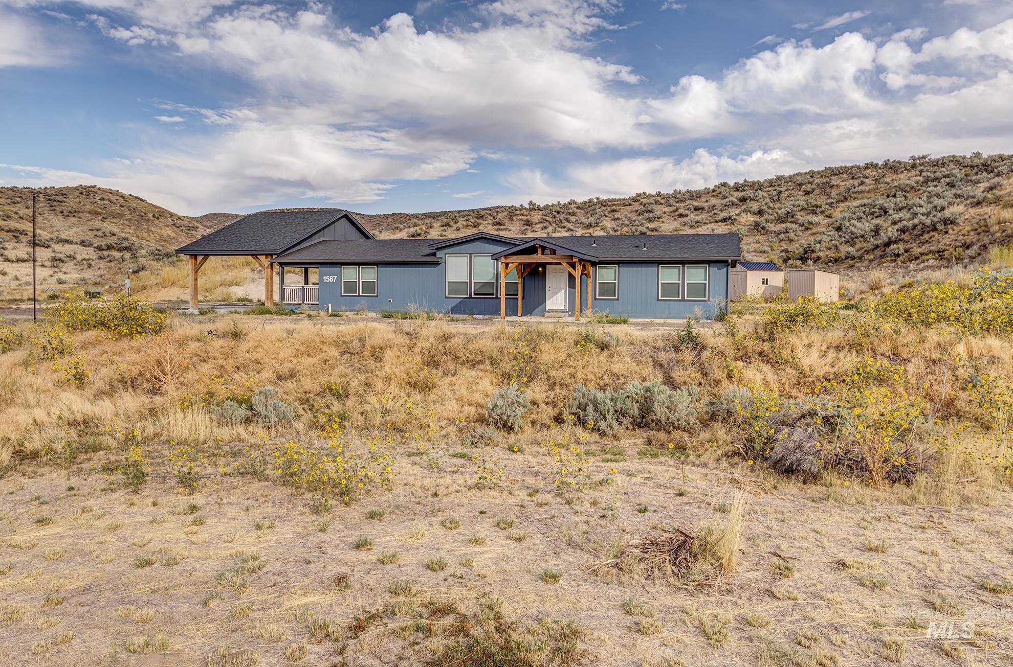 1587 Gentry Ln, Weiser, Idaho 83672, 3 Bedrooms, 2 Bathrooms, Residential For Sale, Price $699,900,MLS 98961045
